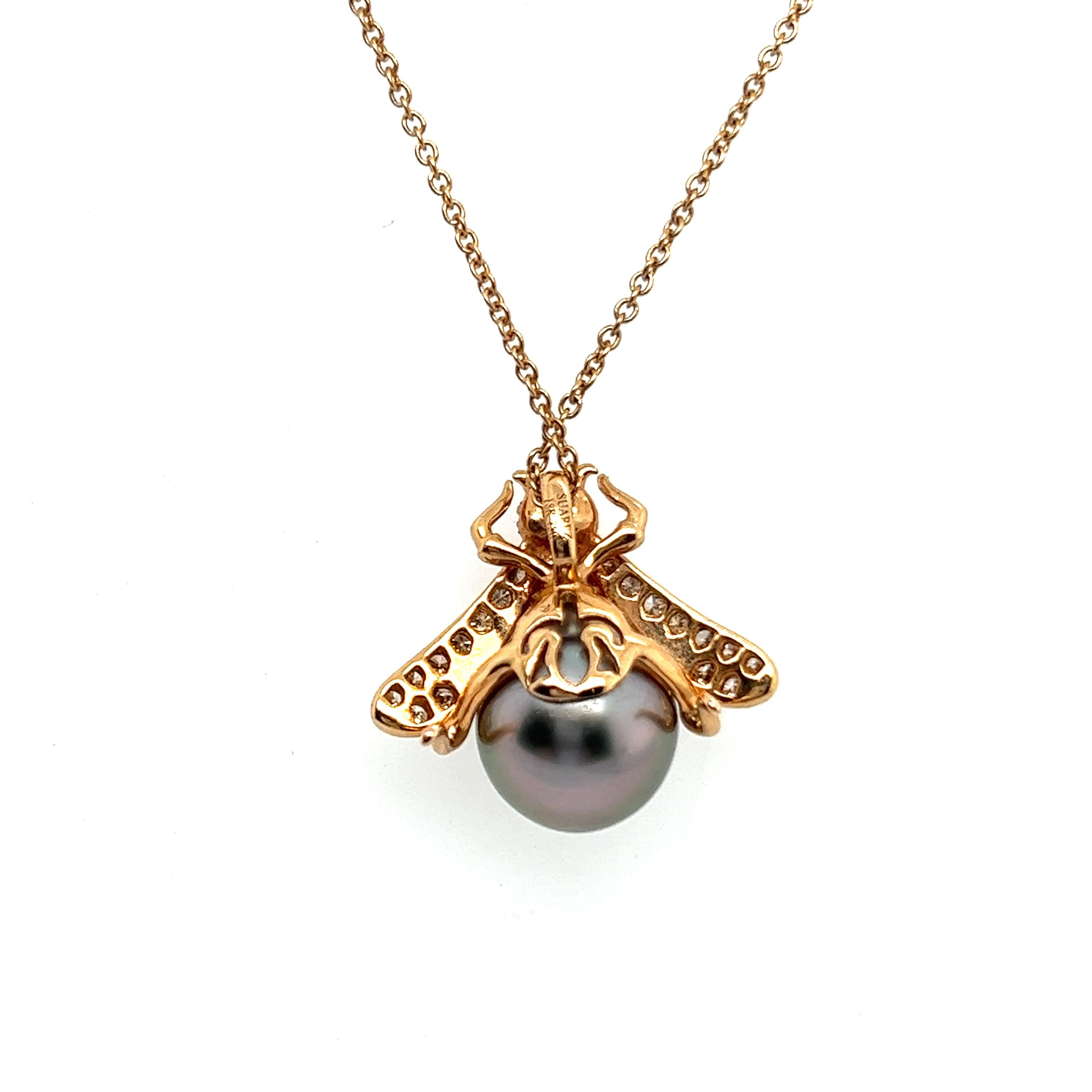 Charming Bee Pendant with Pearl & Diamonds in 18 Karat Red Gold For Sale 6