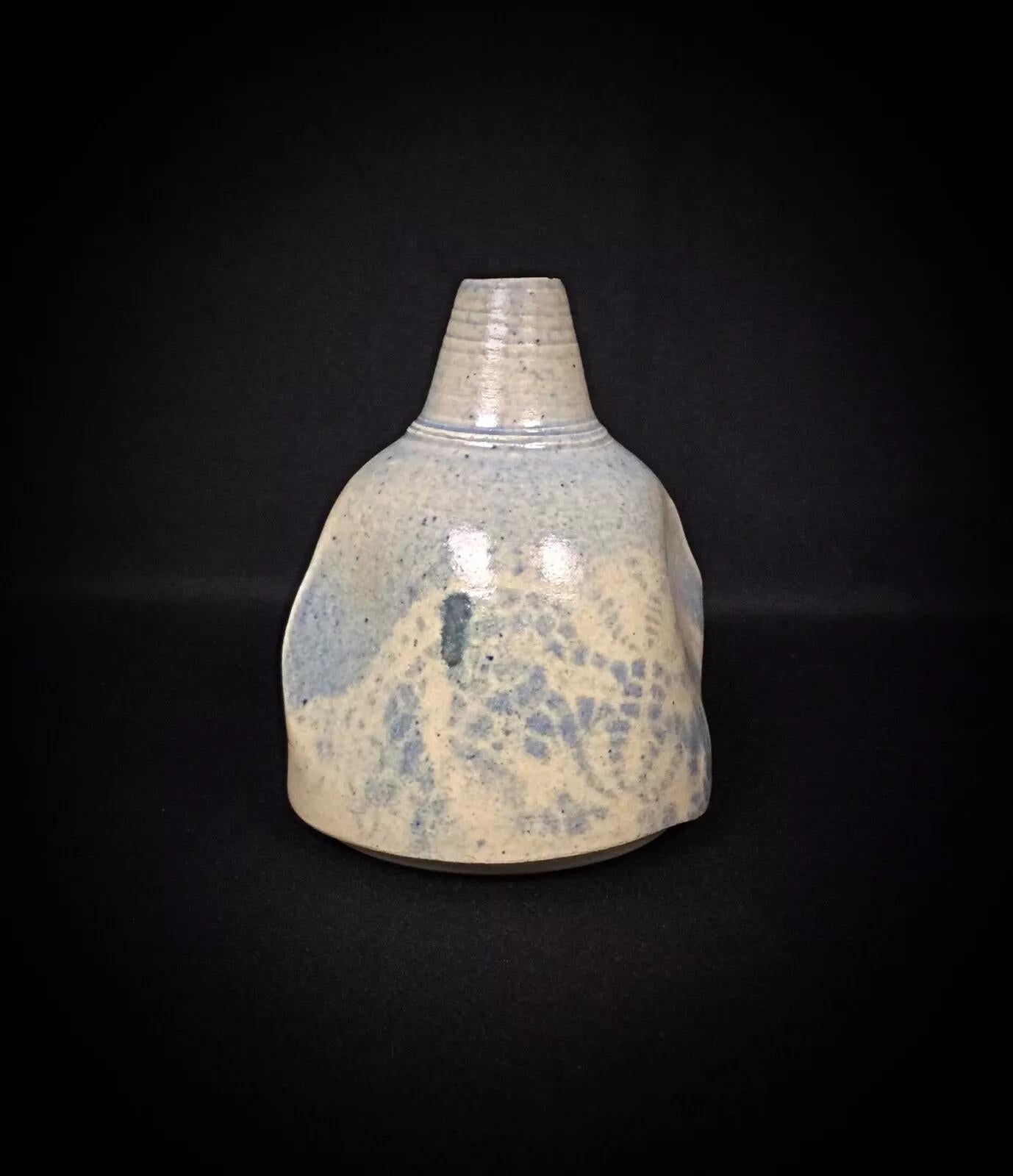 Encantador jarrón Soliflore de loza azul y blanca - Firmado y numerado - 2Y278 Desconocido en venta