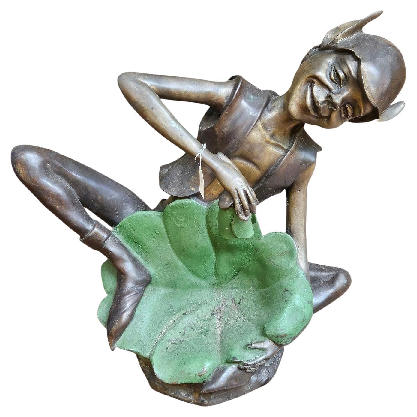 Charmante sculpture de Pixie en bronze en vente