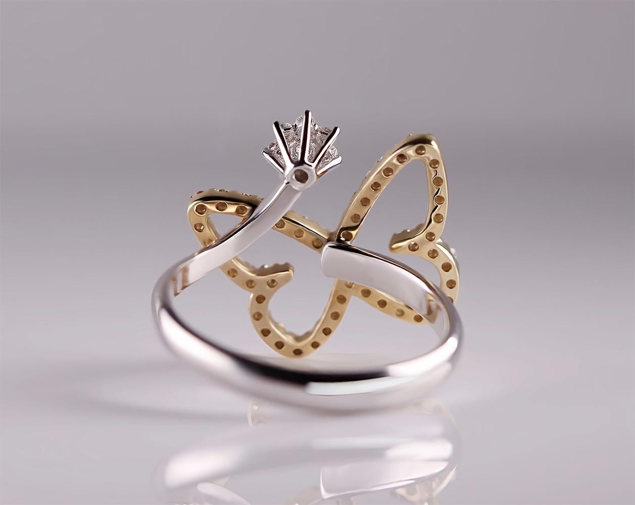 Charming Butterfly & Floral Diamond Ring in Bi-Colored 18kt Gold In New Condition For Sale In Lugano, CH
