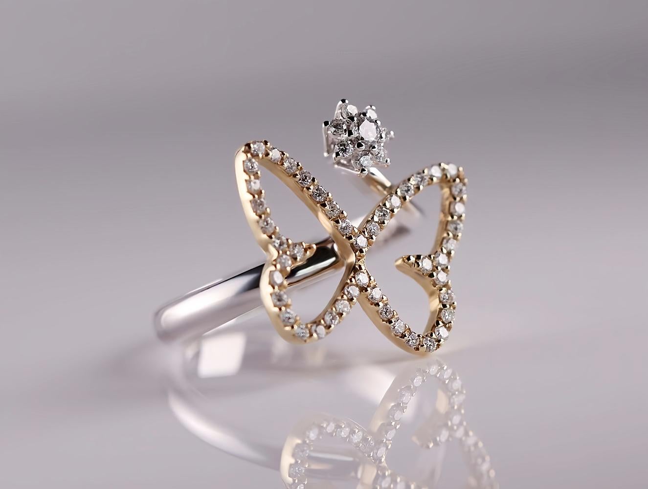 Women's or Men's Charming Butterfly & Floral Diamond Ring in Bi-Colored 18kt Gold For Sale