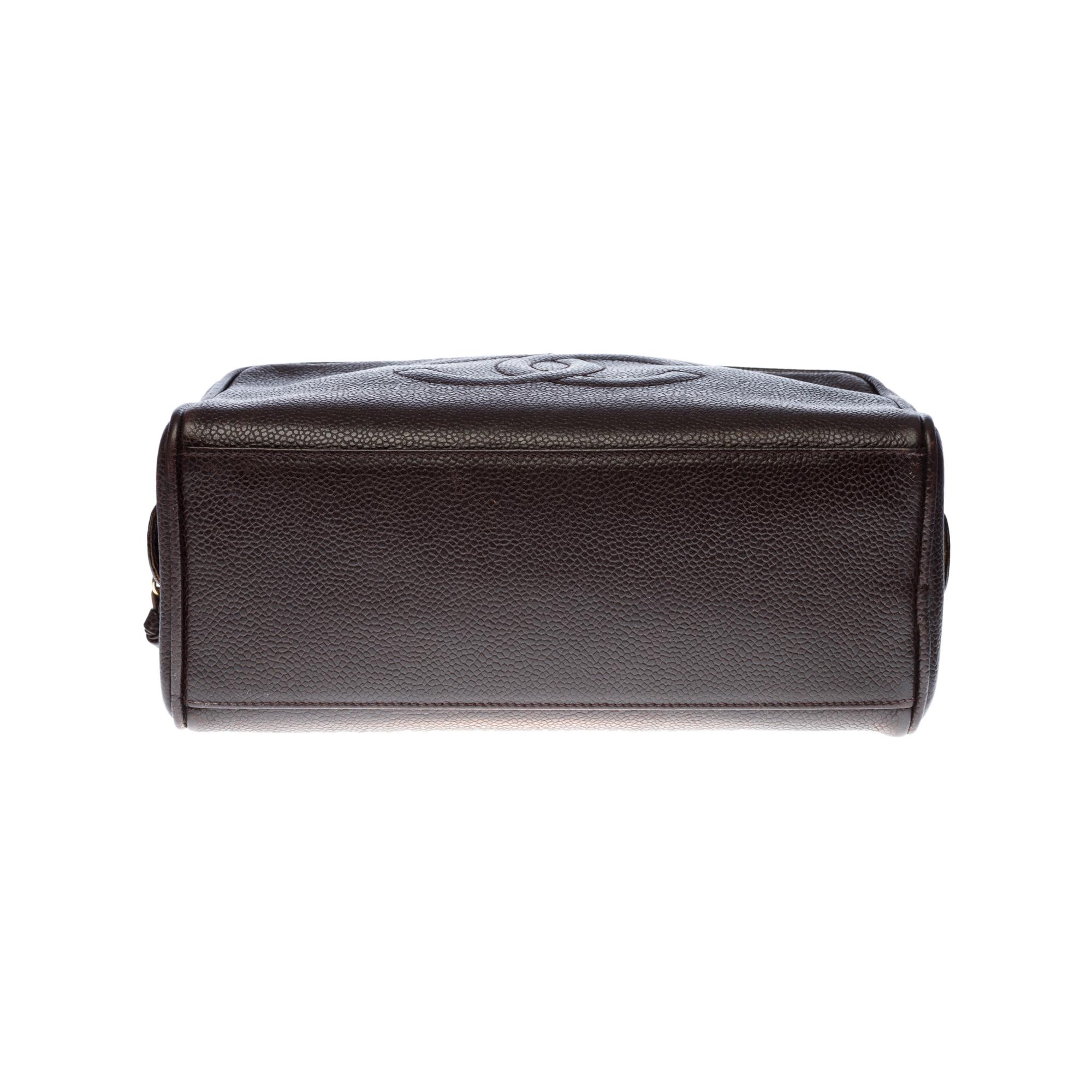 Charming Chanel CC Toilet bag in brown caviar leather For Sale 3