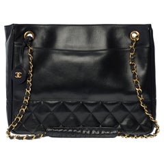Charmante Chanel Classic Shopping Tote Bag aus schwarzem gestepptem Lammfell, GHW