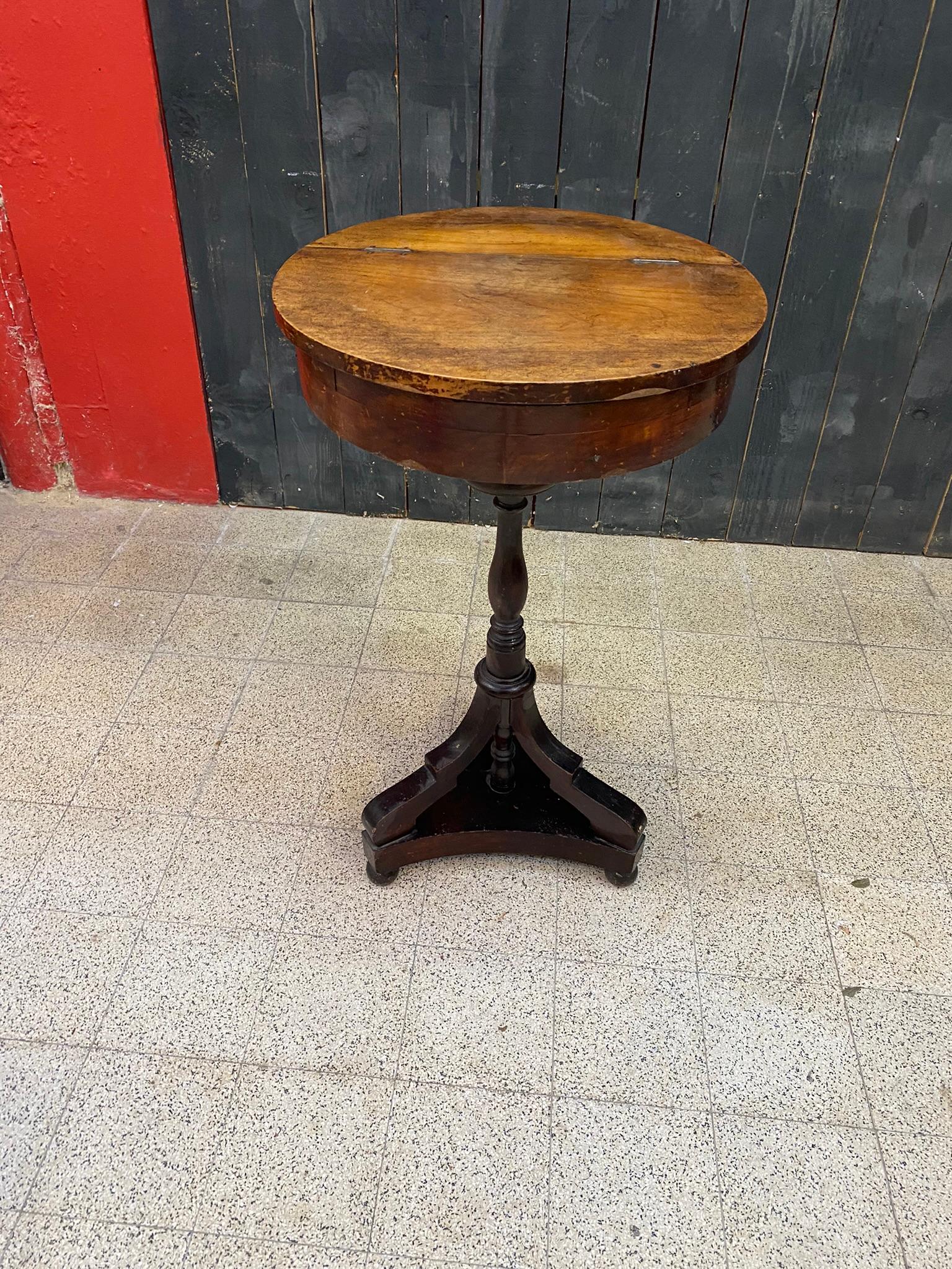 Charming Cherry Wood Side Table Napoleon III Period Good Condition For Sale 3
