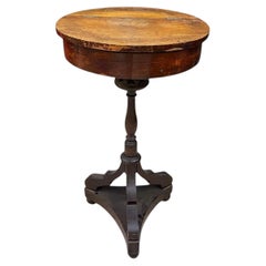 Charmante table d'appoint en merisier, époque Napoléon III, en bon état