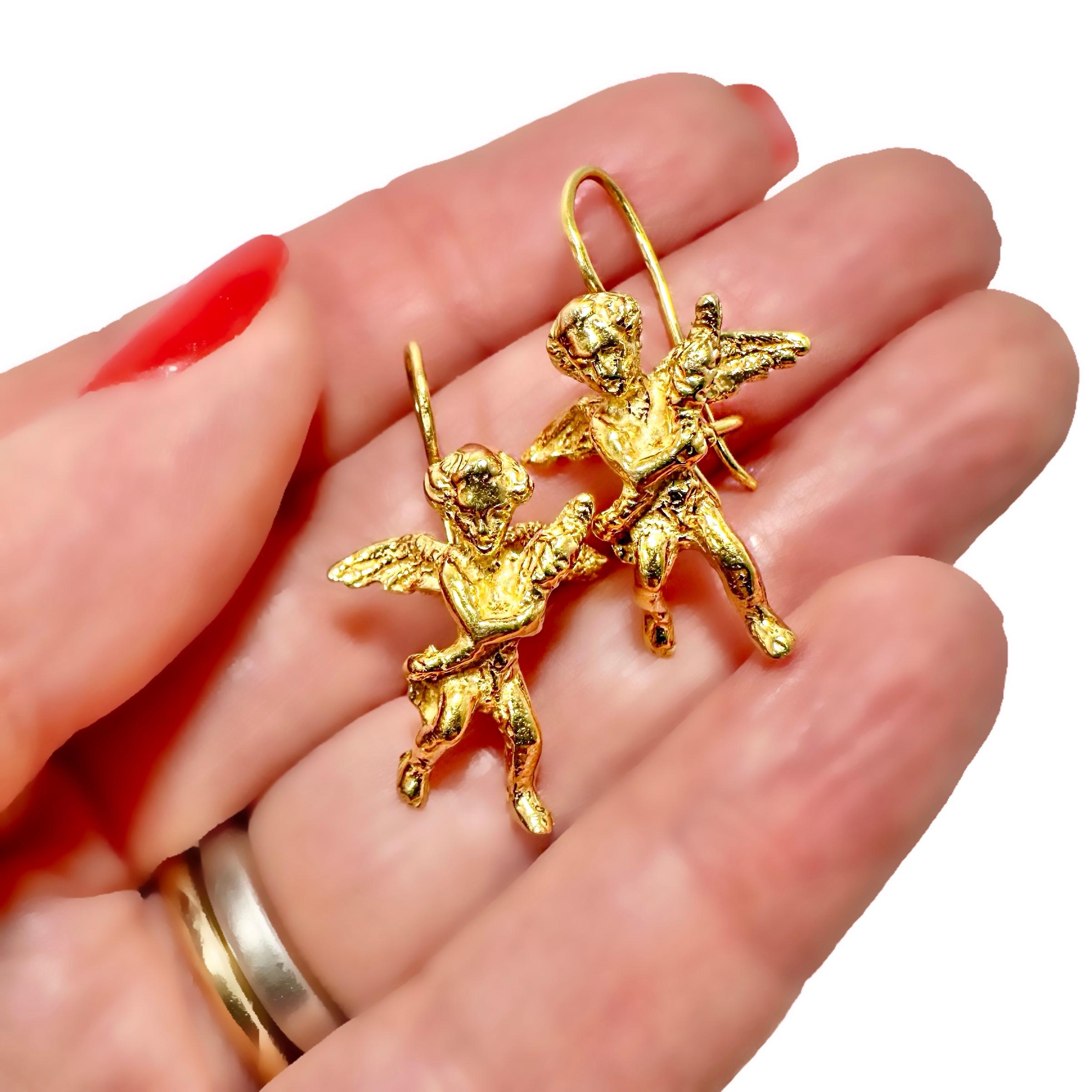 Charmante Cherub-Ohrringe aus Gelbgold 2