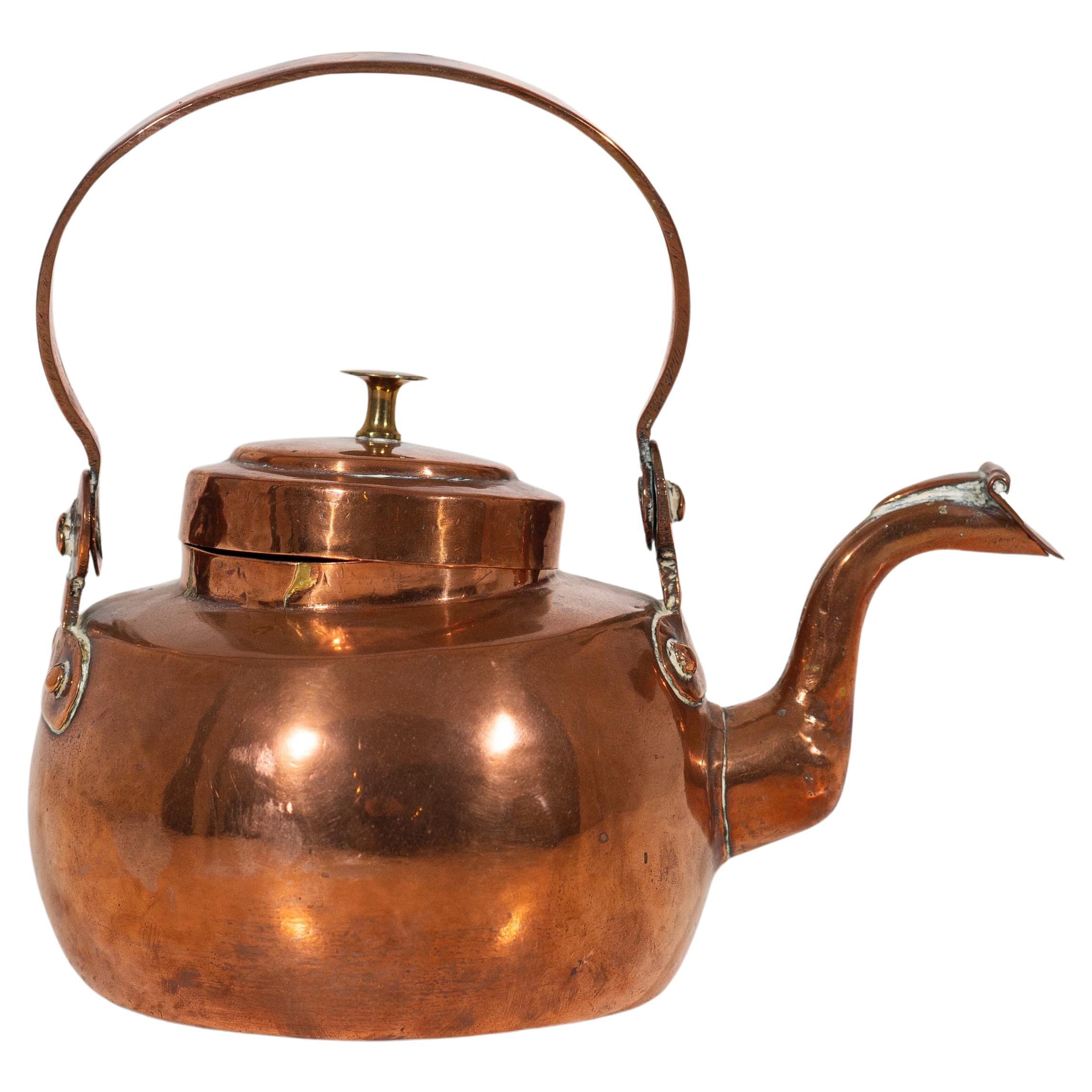 Charming copper boiler, signed, circa 1750. For Sale