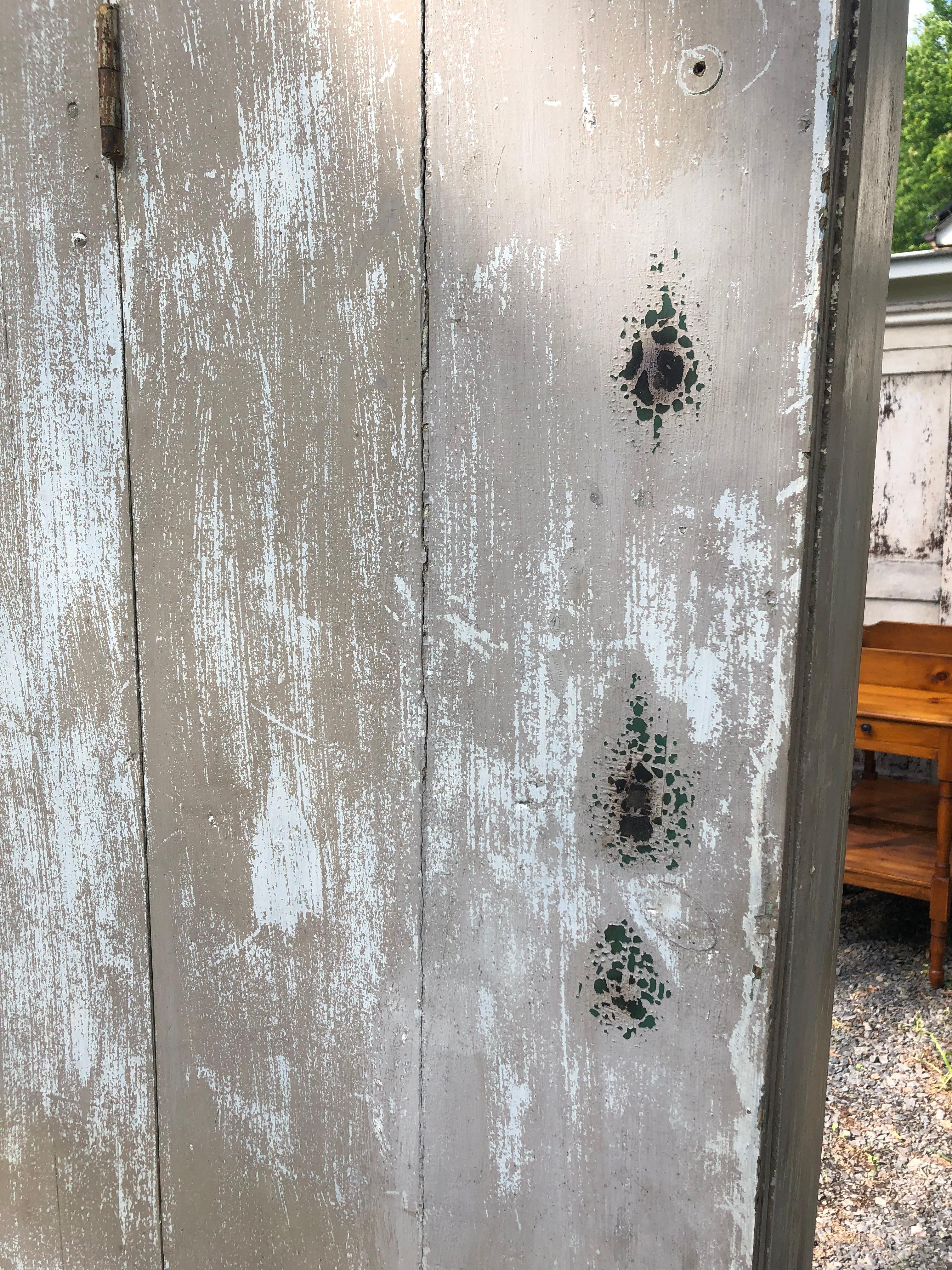 Charming Country Painted Distressed Wardrobe Closet For Sale 2
