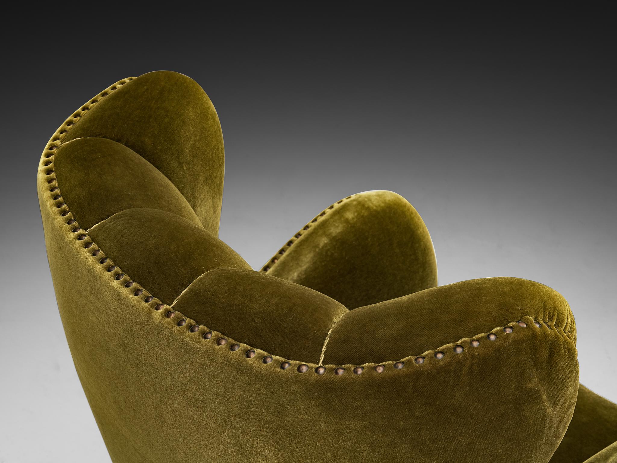 Tissu Charmante chaise longue danoise en velours vert foncé en vente