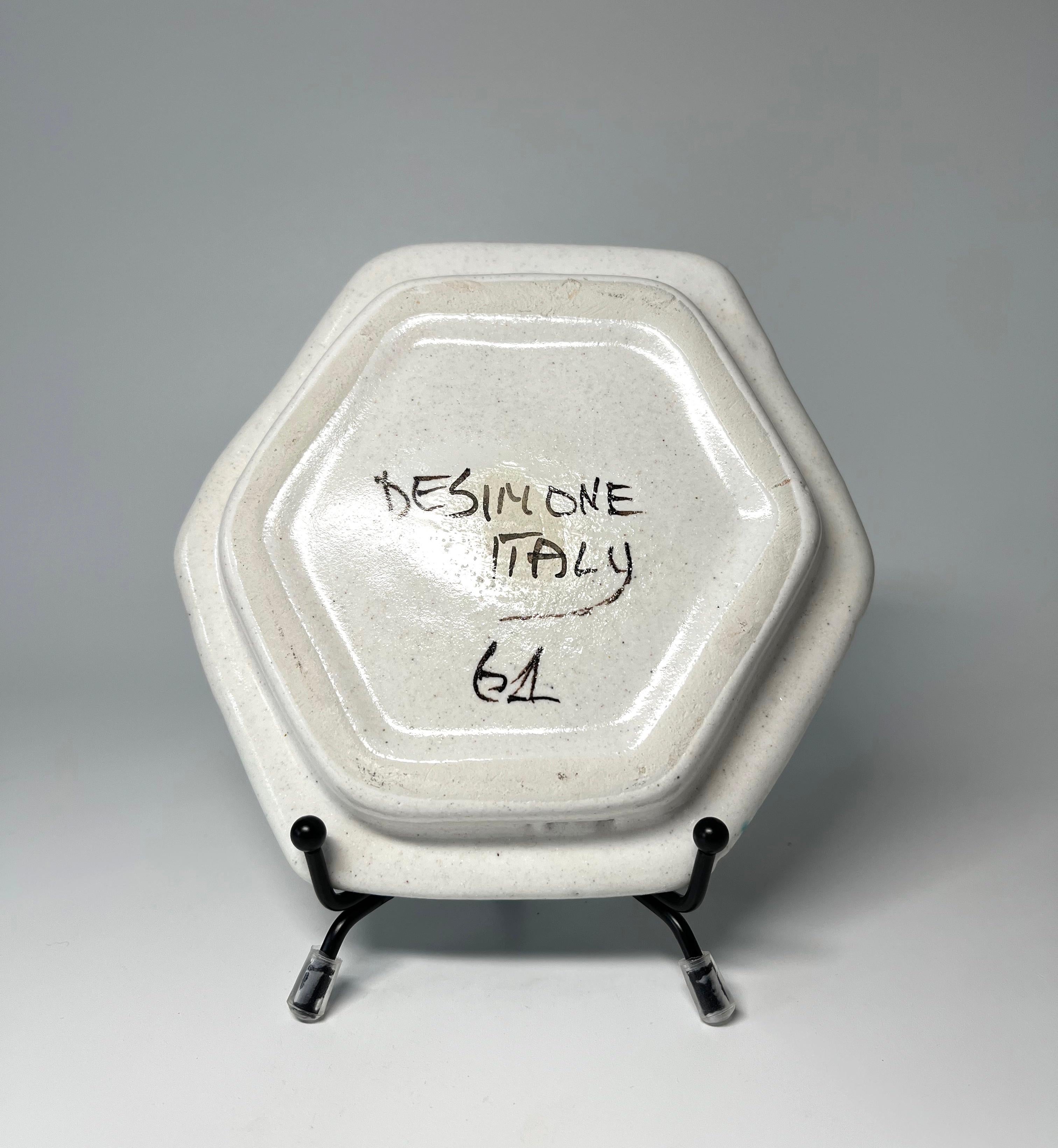 Hand-Painted Charming DeSimone, Italy, Small Hexagonal Ceramic Plate c1960 For Sale
