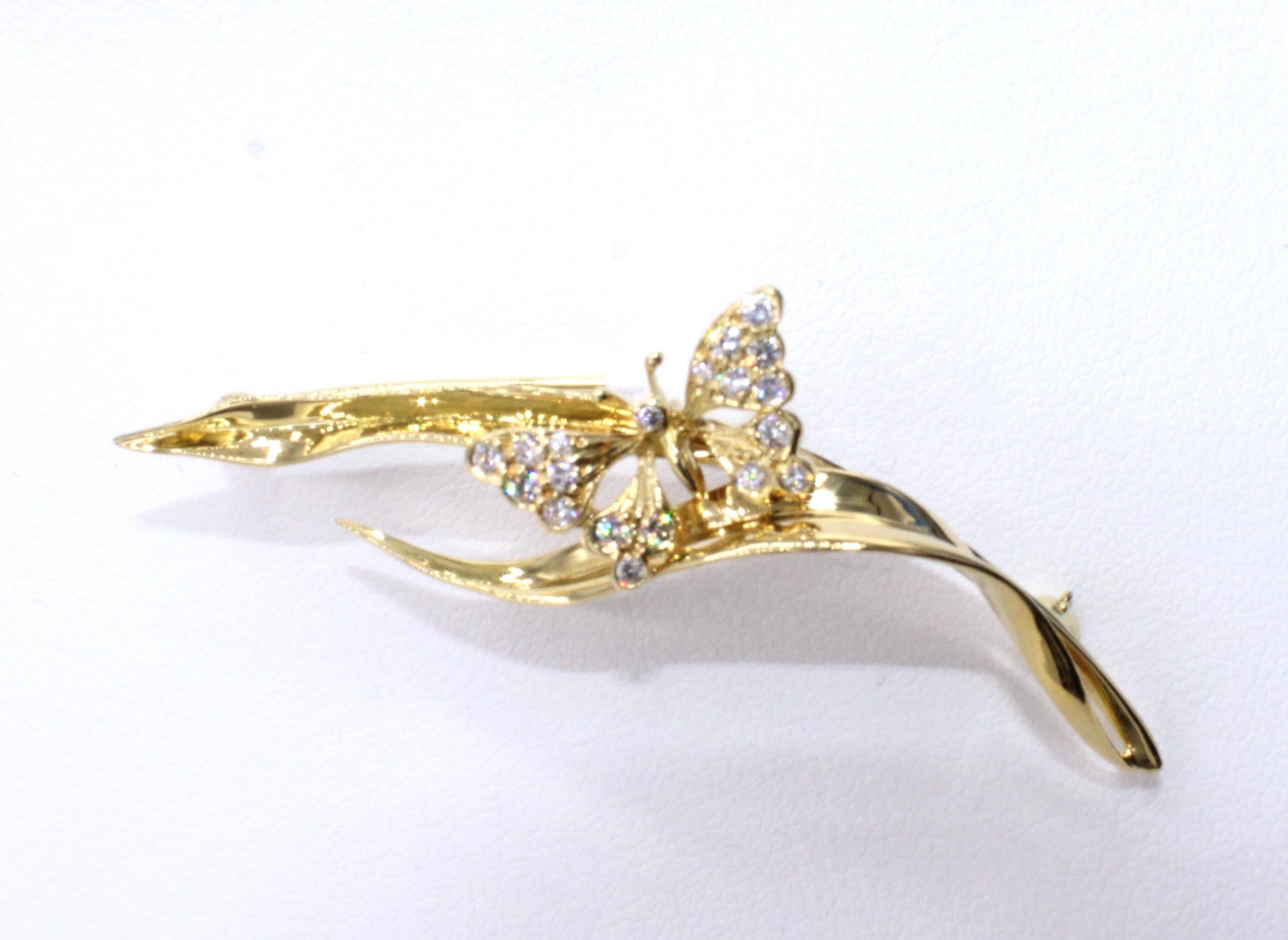 Charming Diamond 18 Karat Gold Butterfly Brooch 1