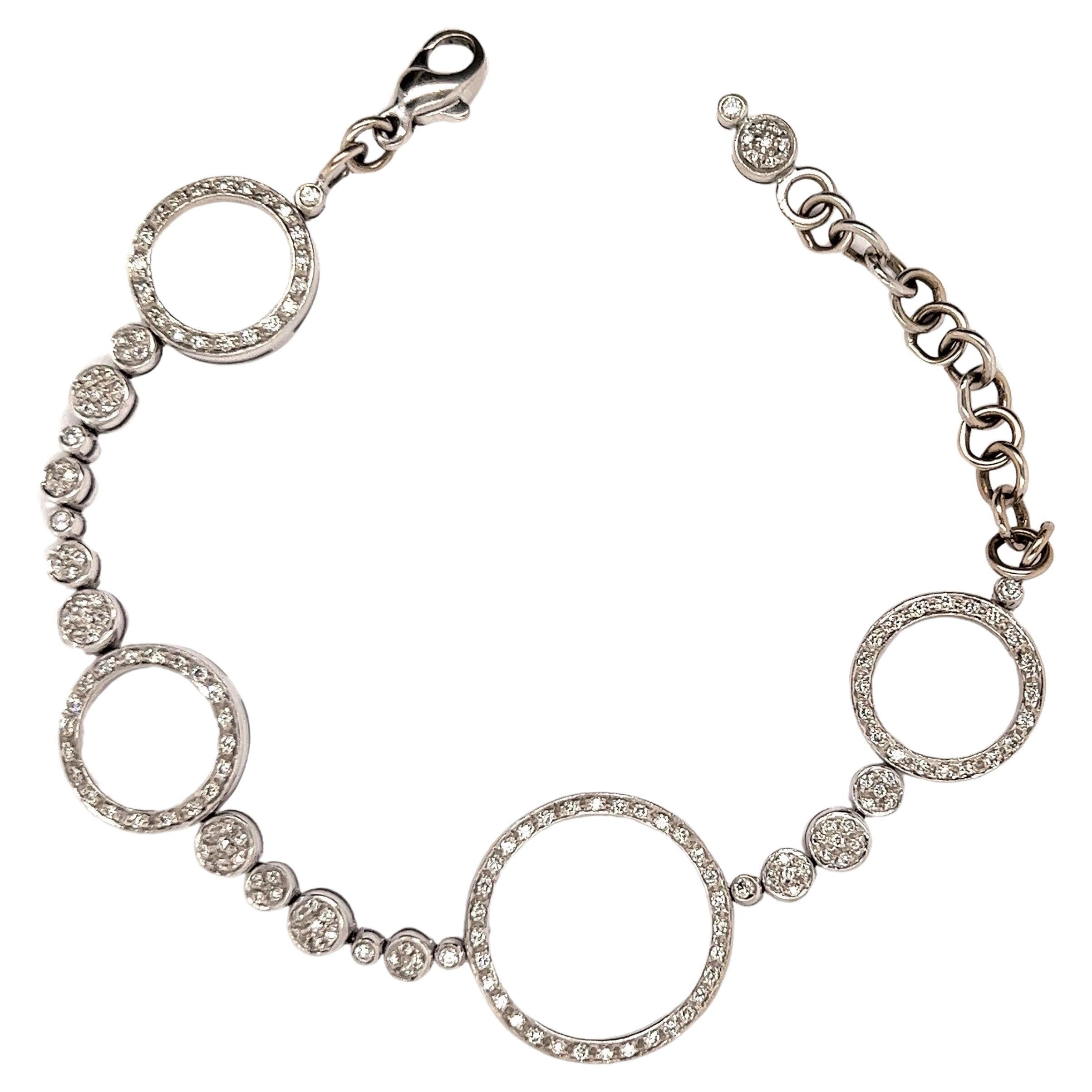 Charming Diamond Bracelet in 18 Karat White Gold For Sale