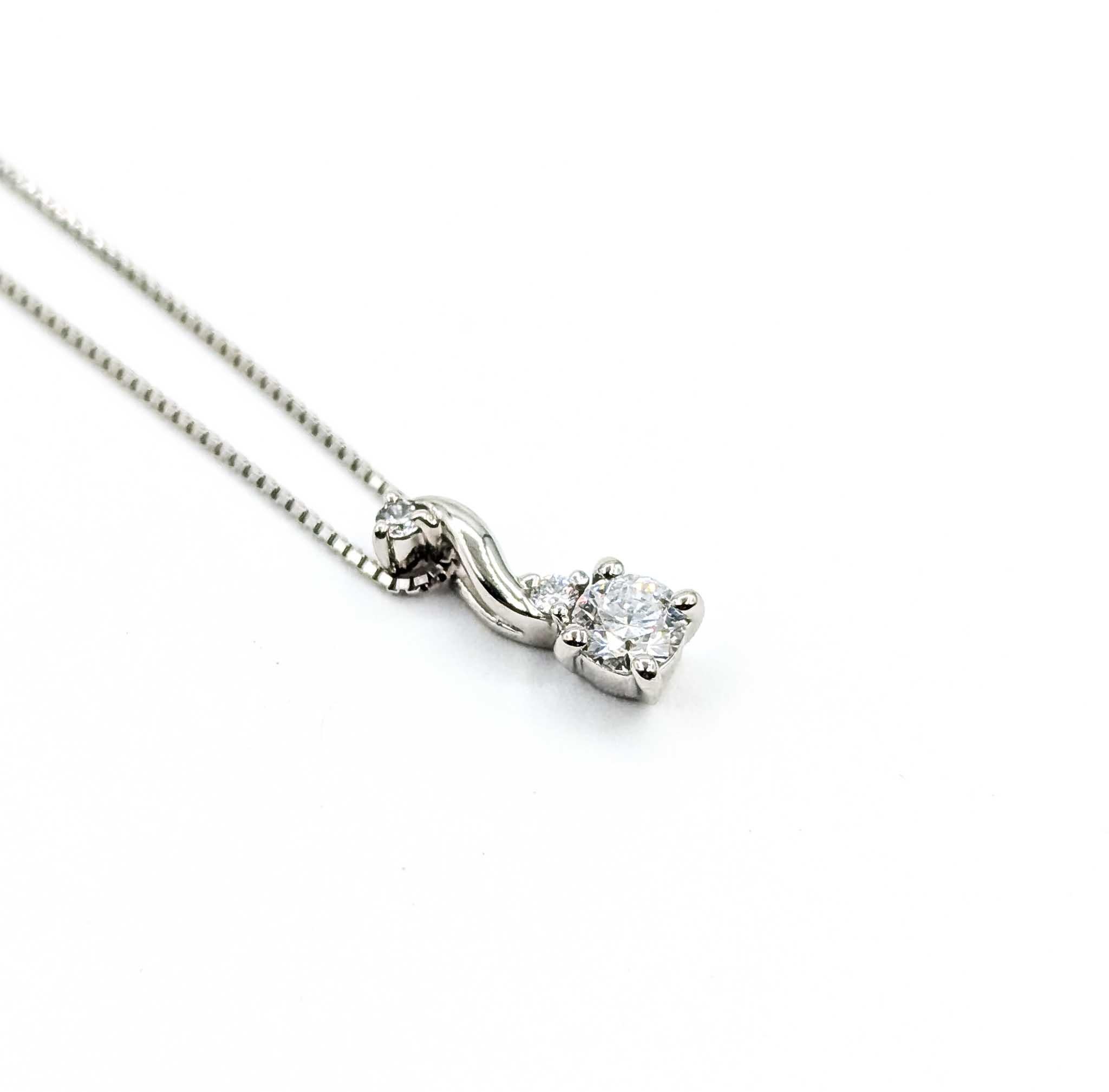 Charmanter Diamant Teardrop-Anhänger aus Platin Damen im Angebot