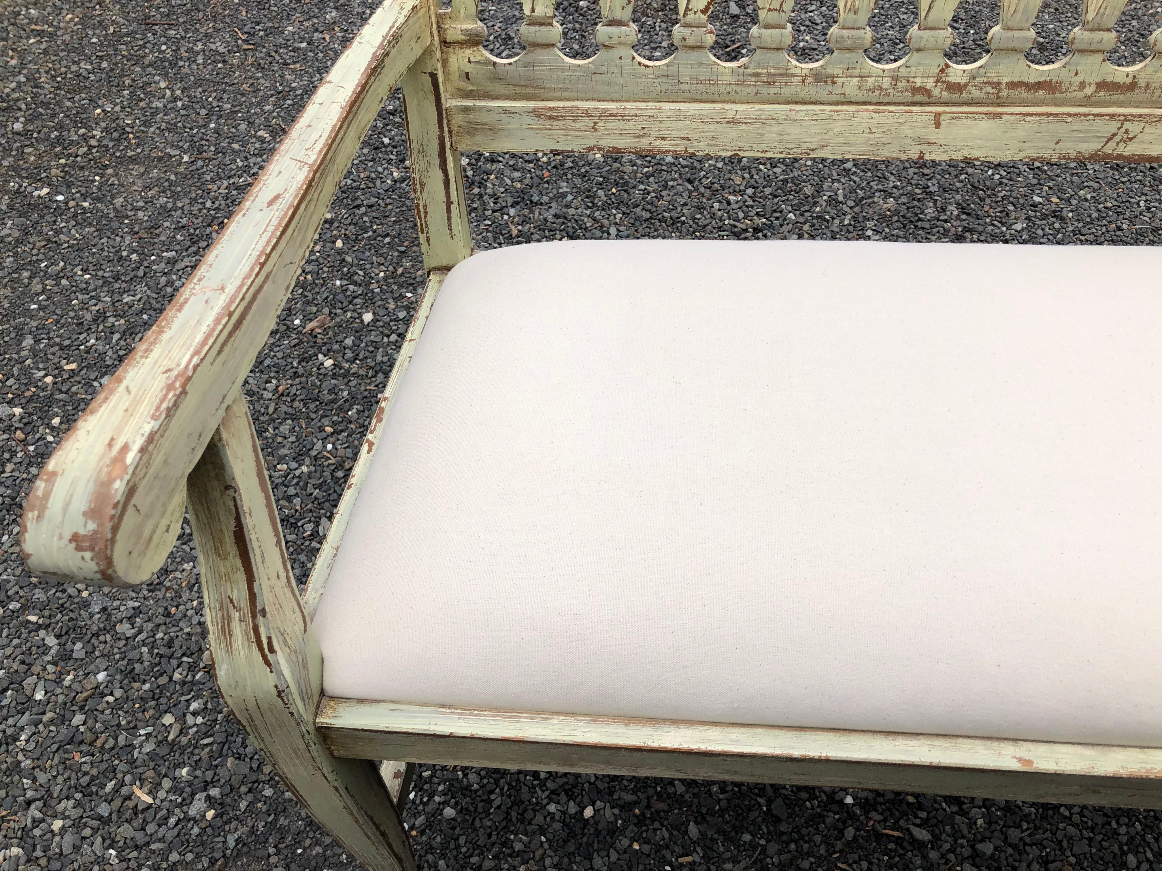 Italian Charming Distressed Painted Bench with Lattice Style Back