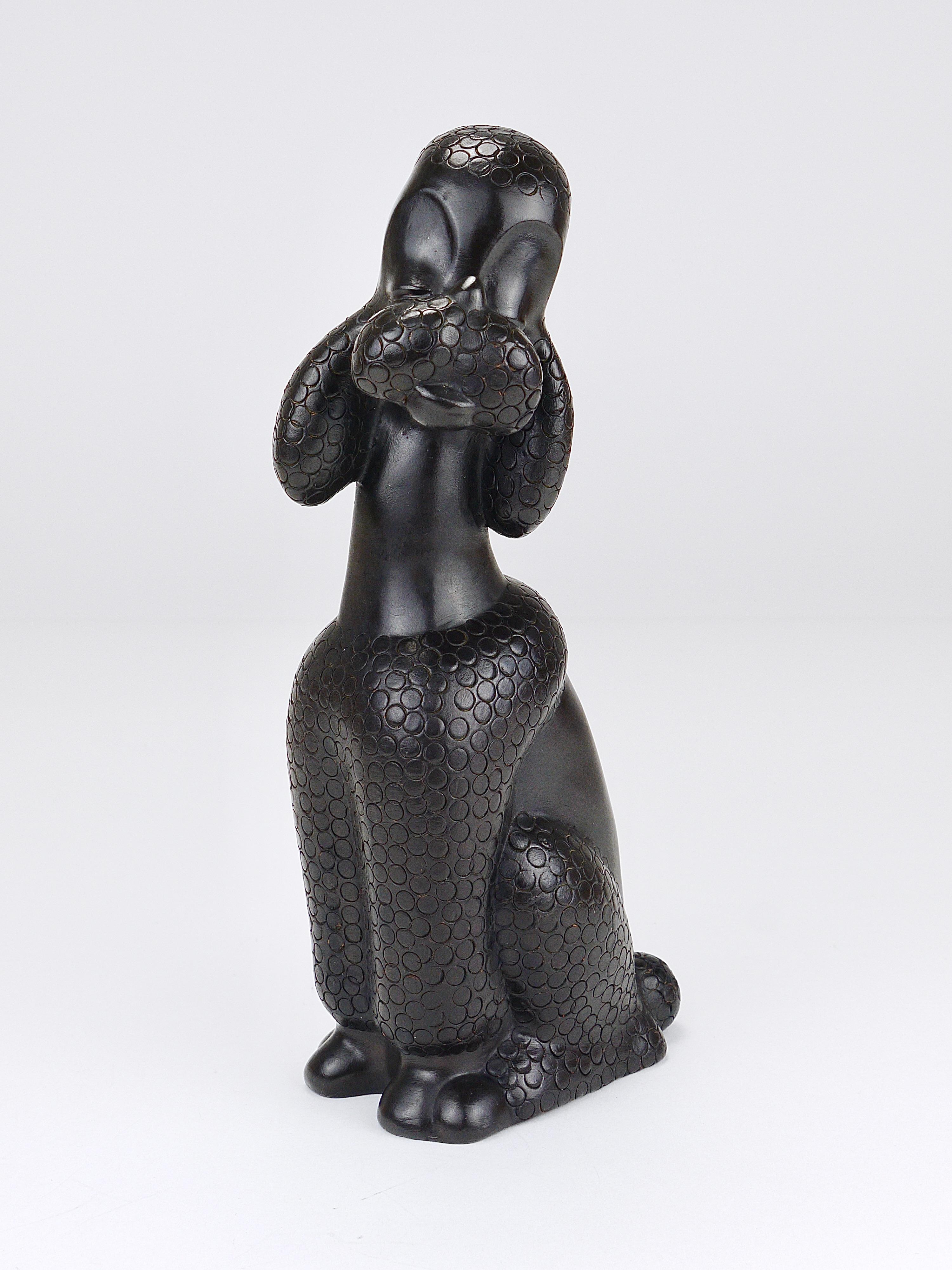 Charmante sculpture de chien caniche par Leopold Anzengruber, Autriche, années 1950 en vente 5
