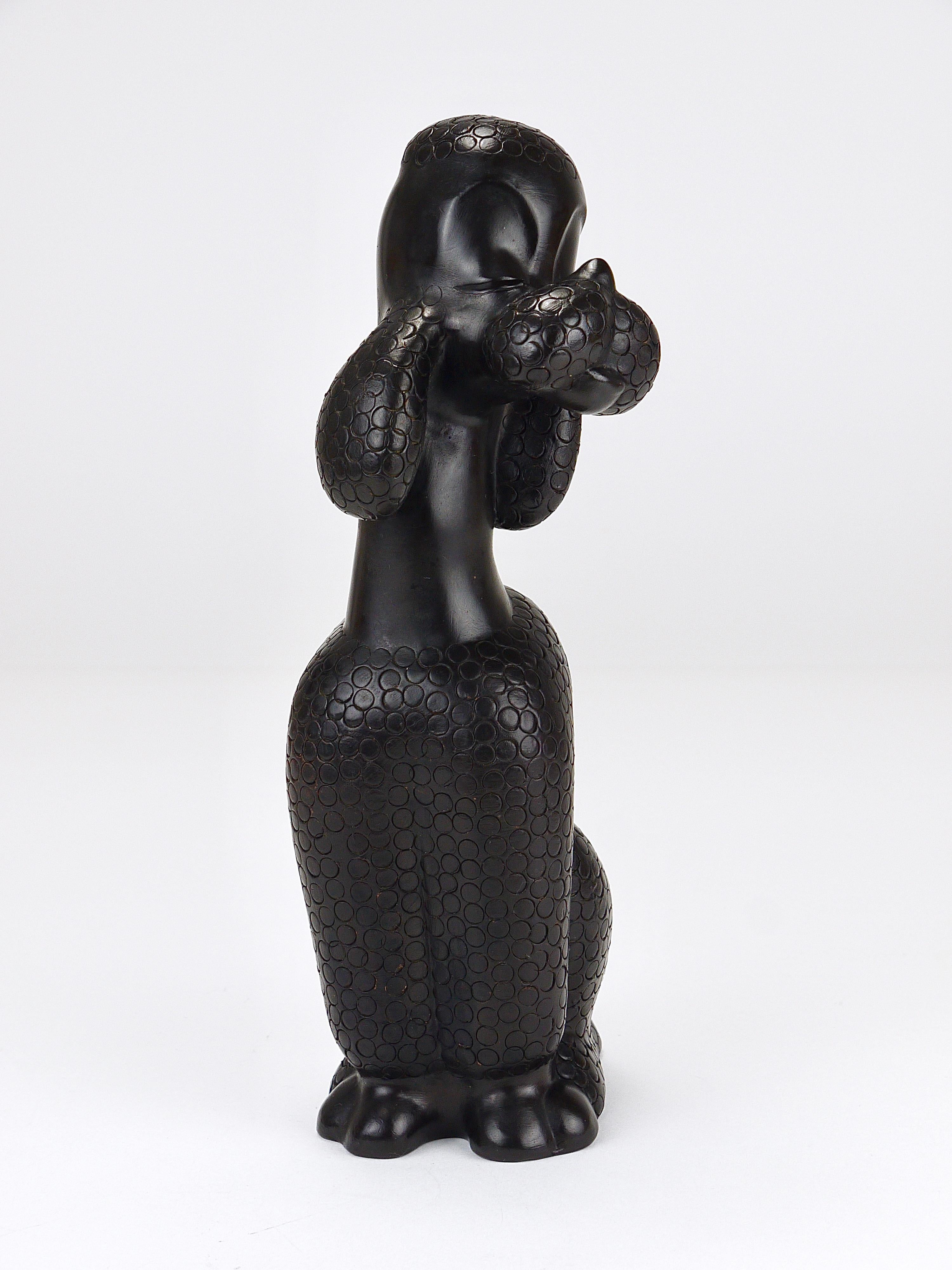 Charmante sculpture de chien caniche par Leopold Anzengruber, Autriche, années 1950 en vente 7