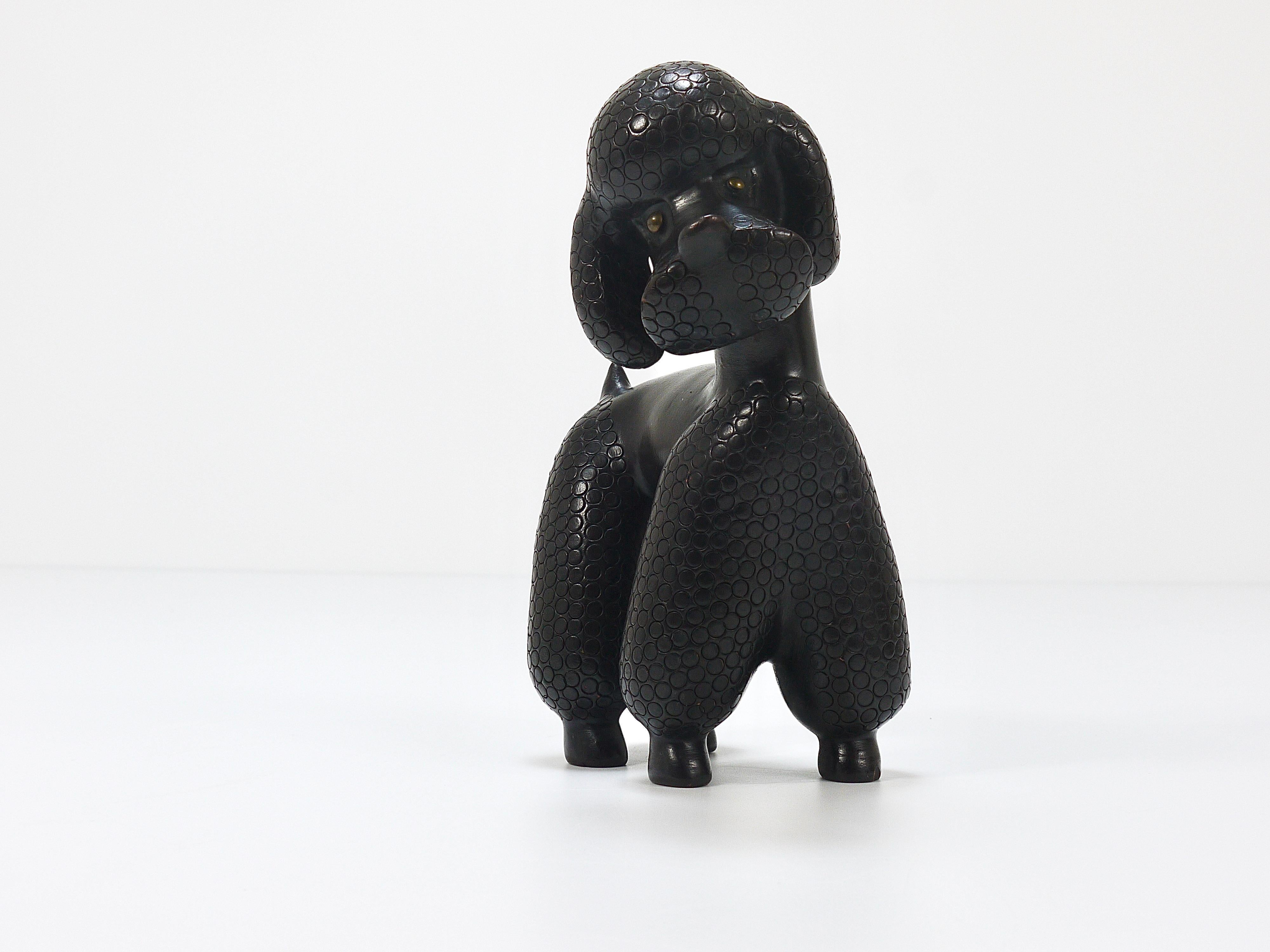Charming Dog Poodle Sculpture Figurine by Leopold Anzengruber, Austria, 1950s In Good Condition In Vienna, AT