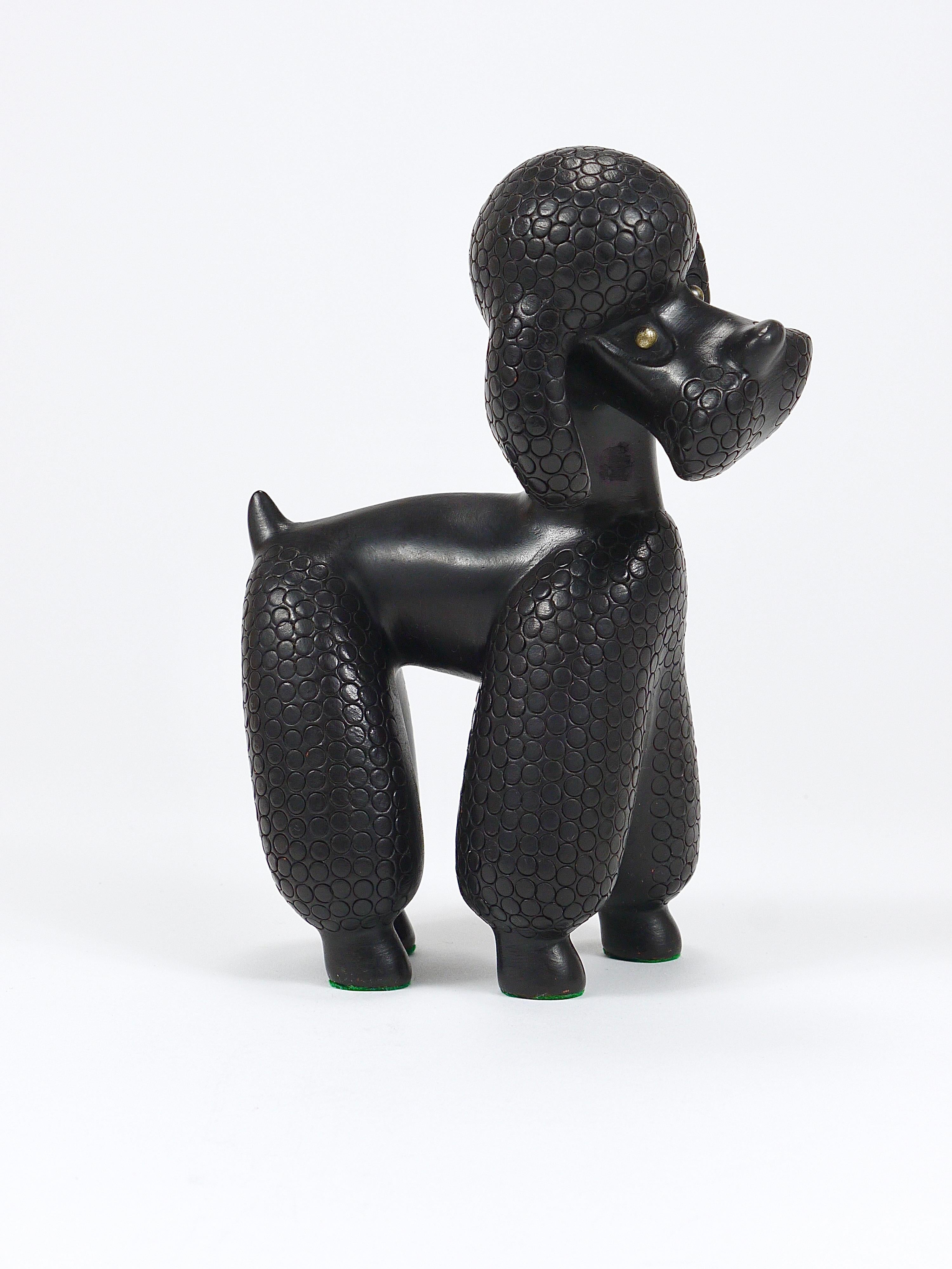 Charming Dog Poodle Sculpture Figurine by Leopold Anzengruber, Austria, 1950s Latón en venta