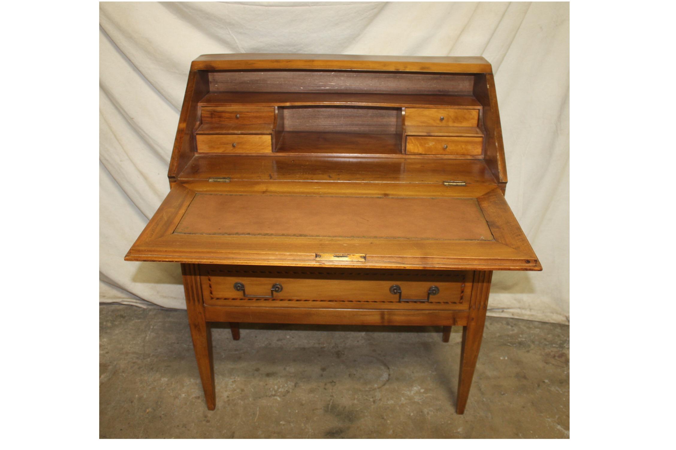 Charming Early 20th Century Desk Scriban In Good Condition In Stockbridge, GA