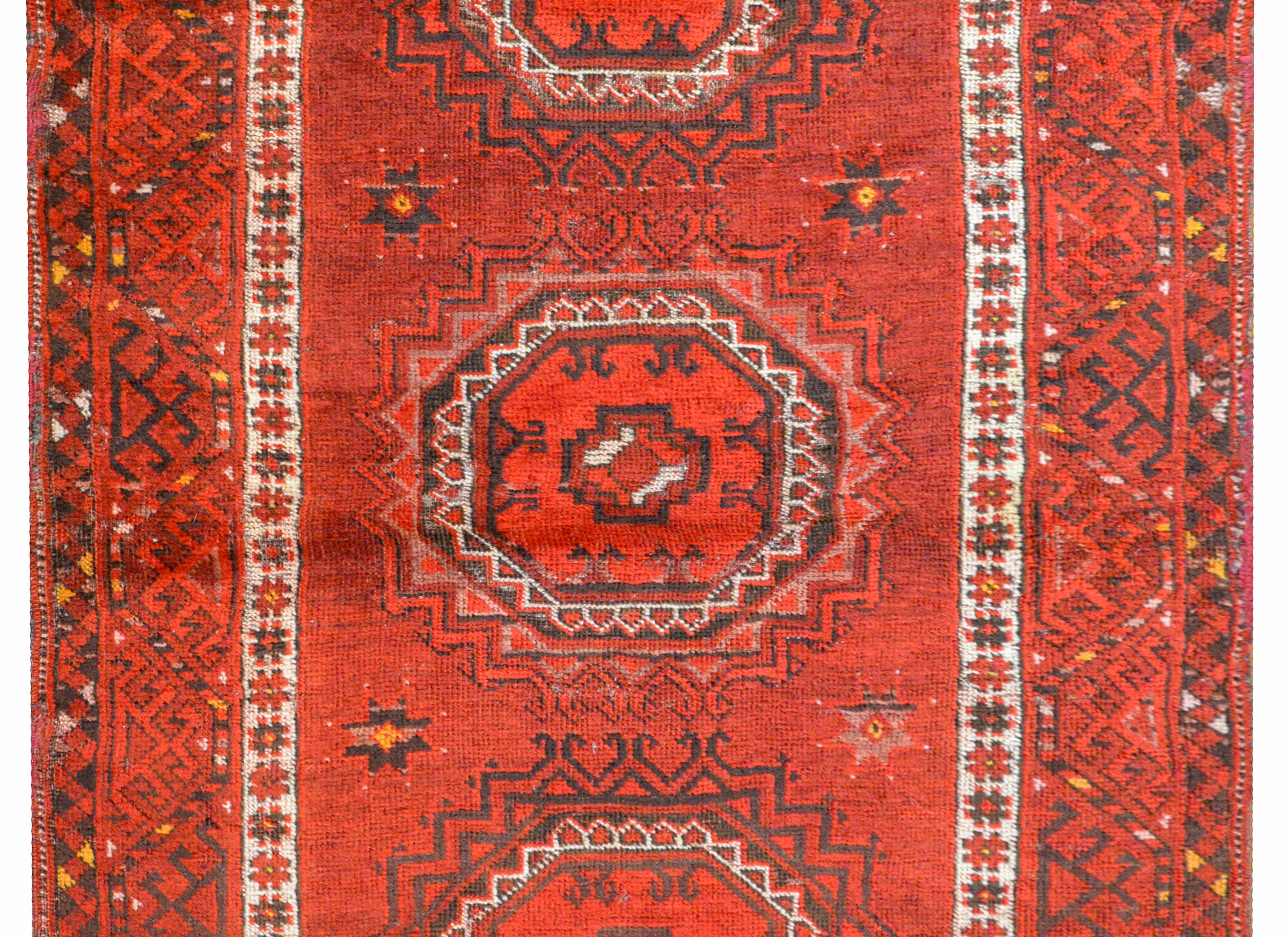 Charming Early 20th Century Afghan Ersari Prayer Rug In Good Condition For Sale In Chicago, IL