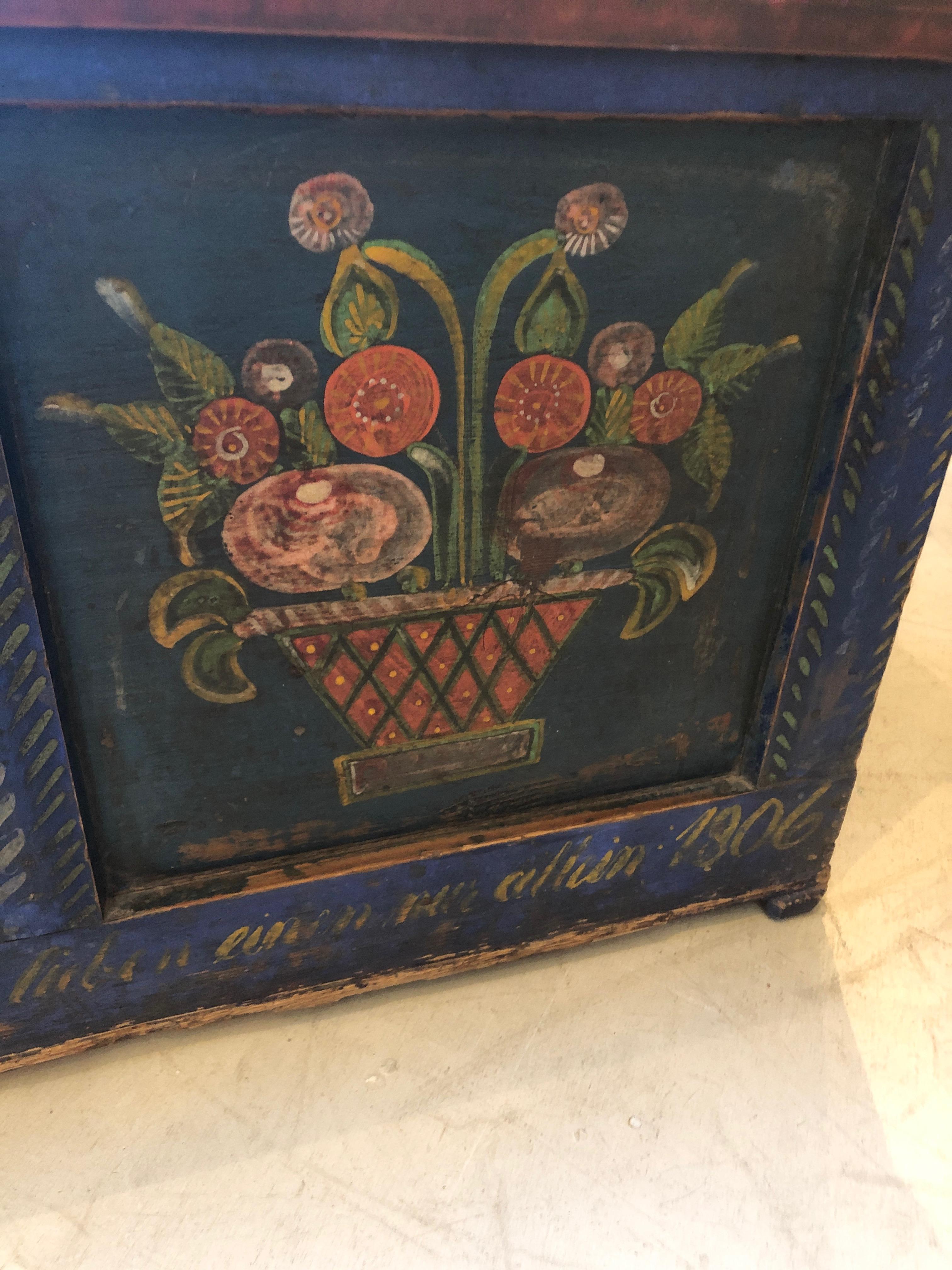 Charming Early Hand Painted Swedish Trunk Chest or Coffee Table In Excellent Condition In Hopewell, NJ