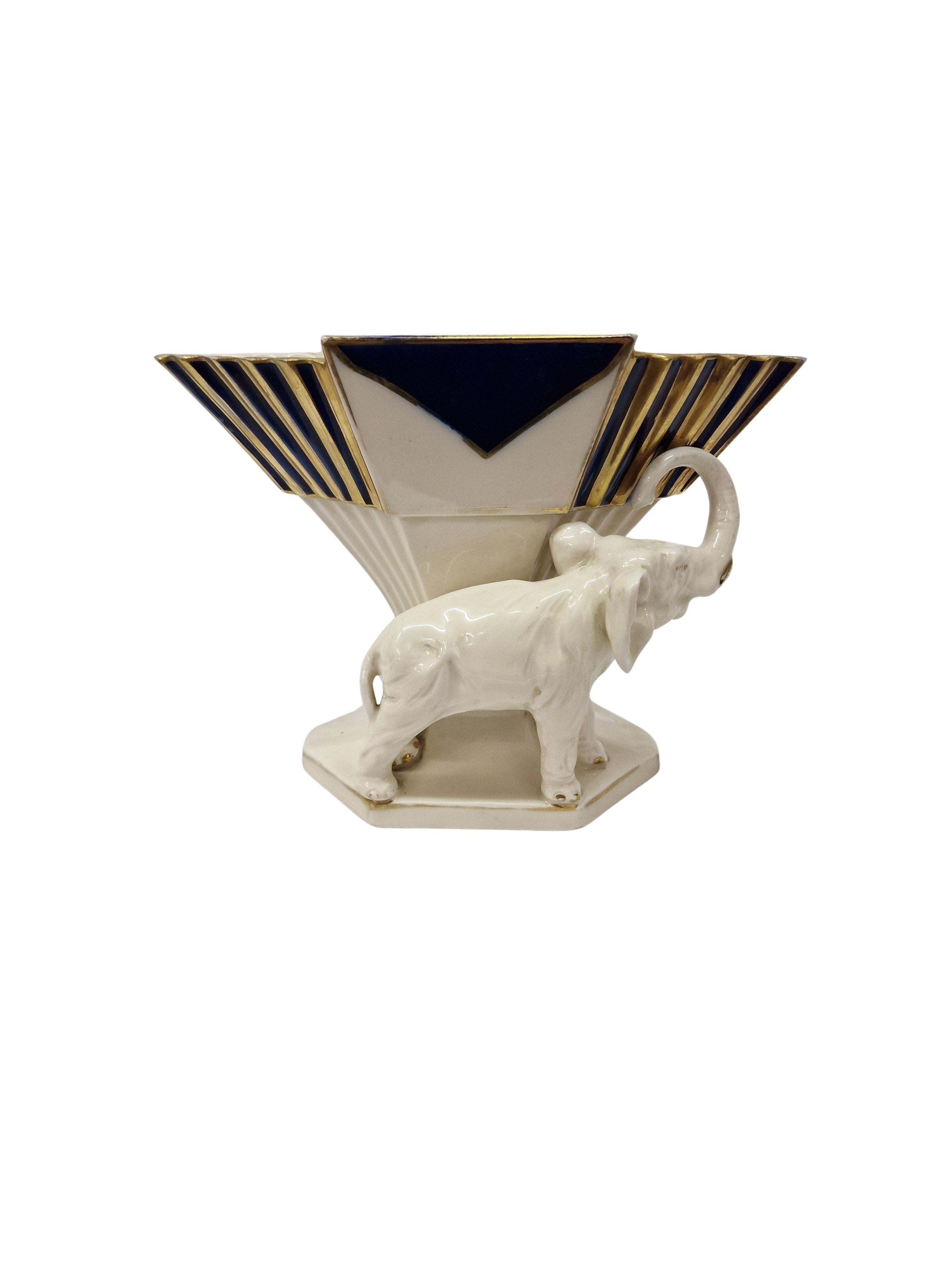 Encantador elefante, jarrón jardinera cerámica Art Decó años 20, E Eichler Royal Dux en venta 7