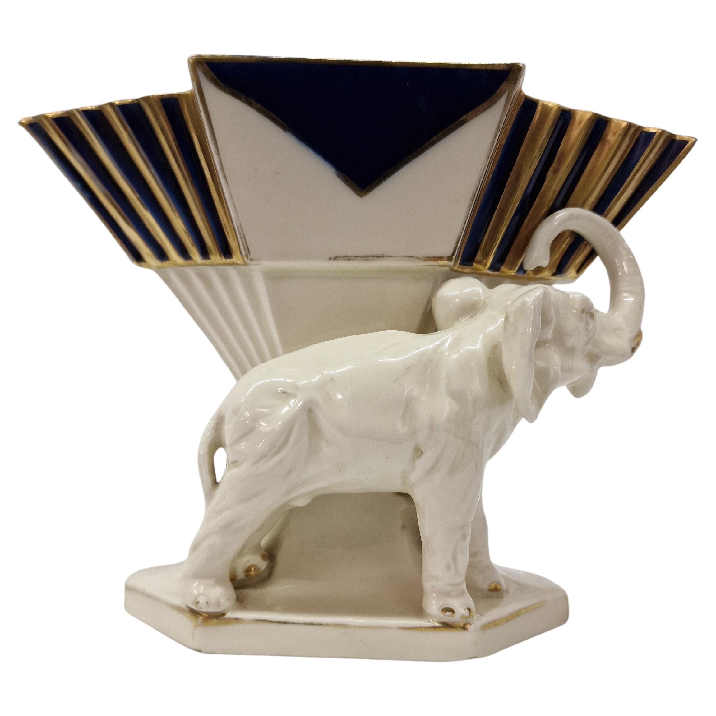 Charmanter Elefant, Jardiniere-Vase aus Keramik, Art déco, Art déco, 1920er Jahre, E Eichler Royal Dux