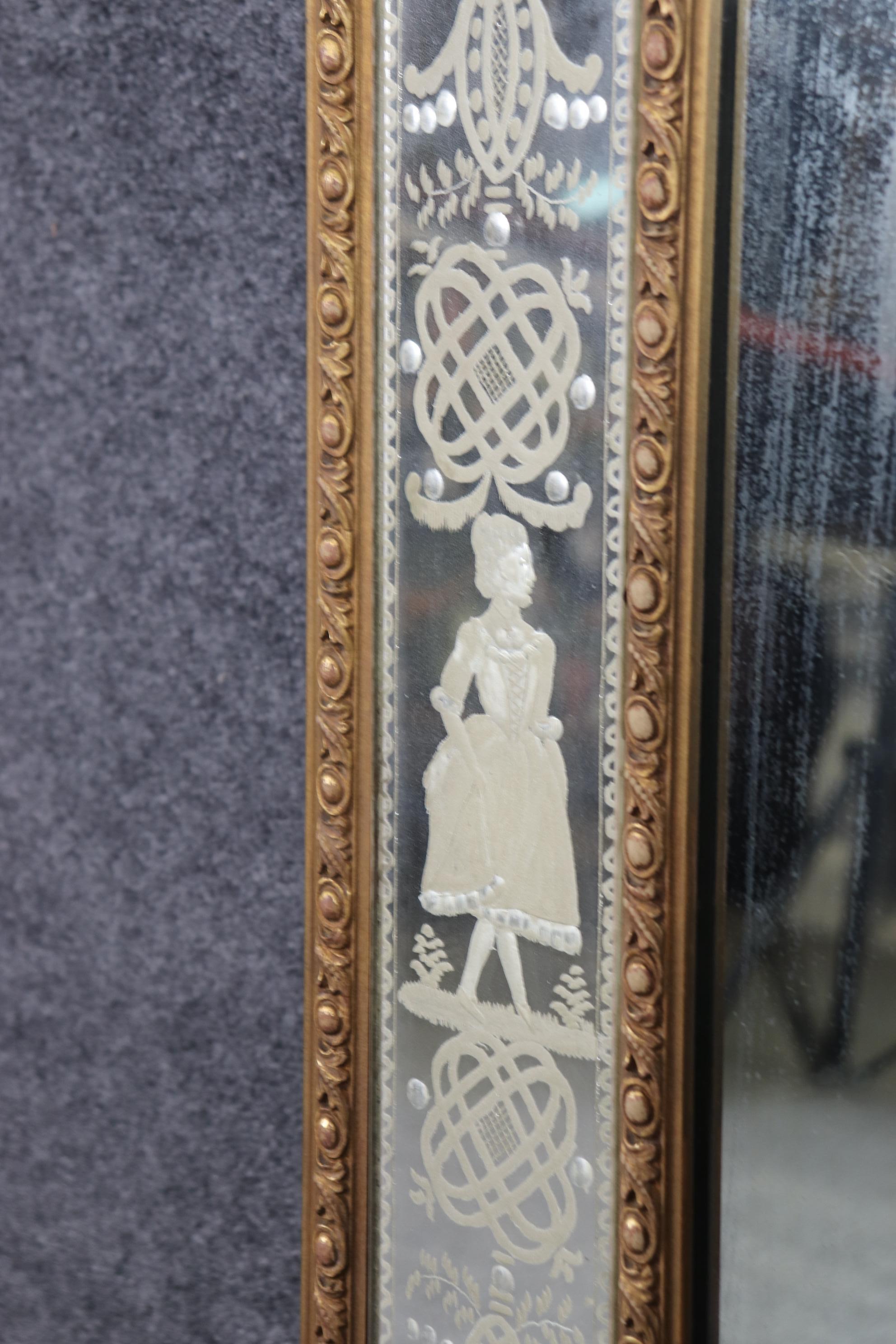 Charming Etched Glass Italian Husband and Wife Giltwood Mirror For Sale 6