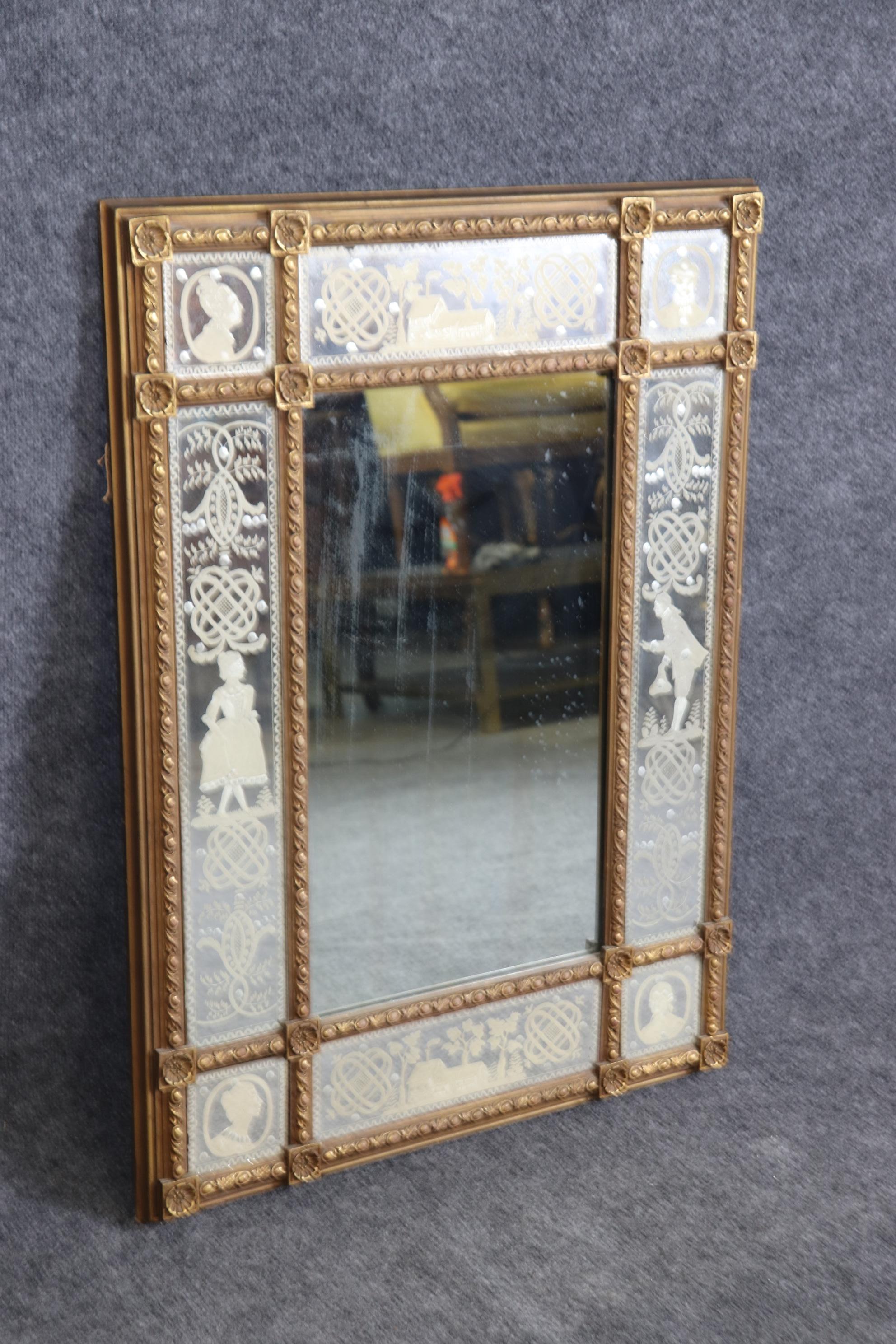 Charming Etched Glass Italian Husband and Wife Giltwood Mirror In Good Condition For Sale In Swedesboro, NJ