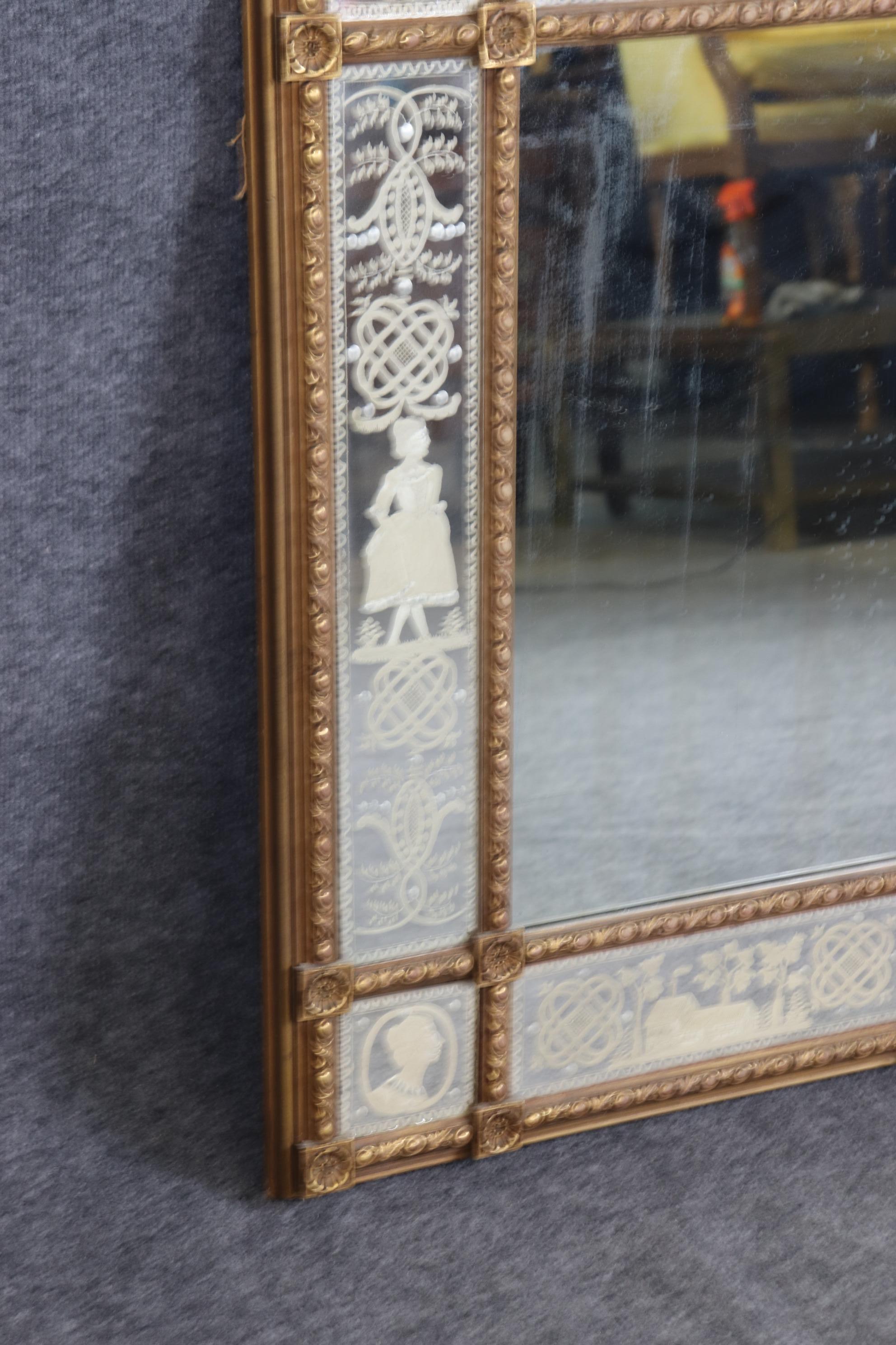 Charming Etched Glass Italian Husband and Wife Giltwood Mirror For Sale 1