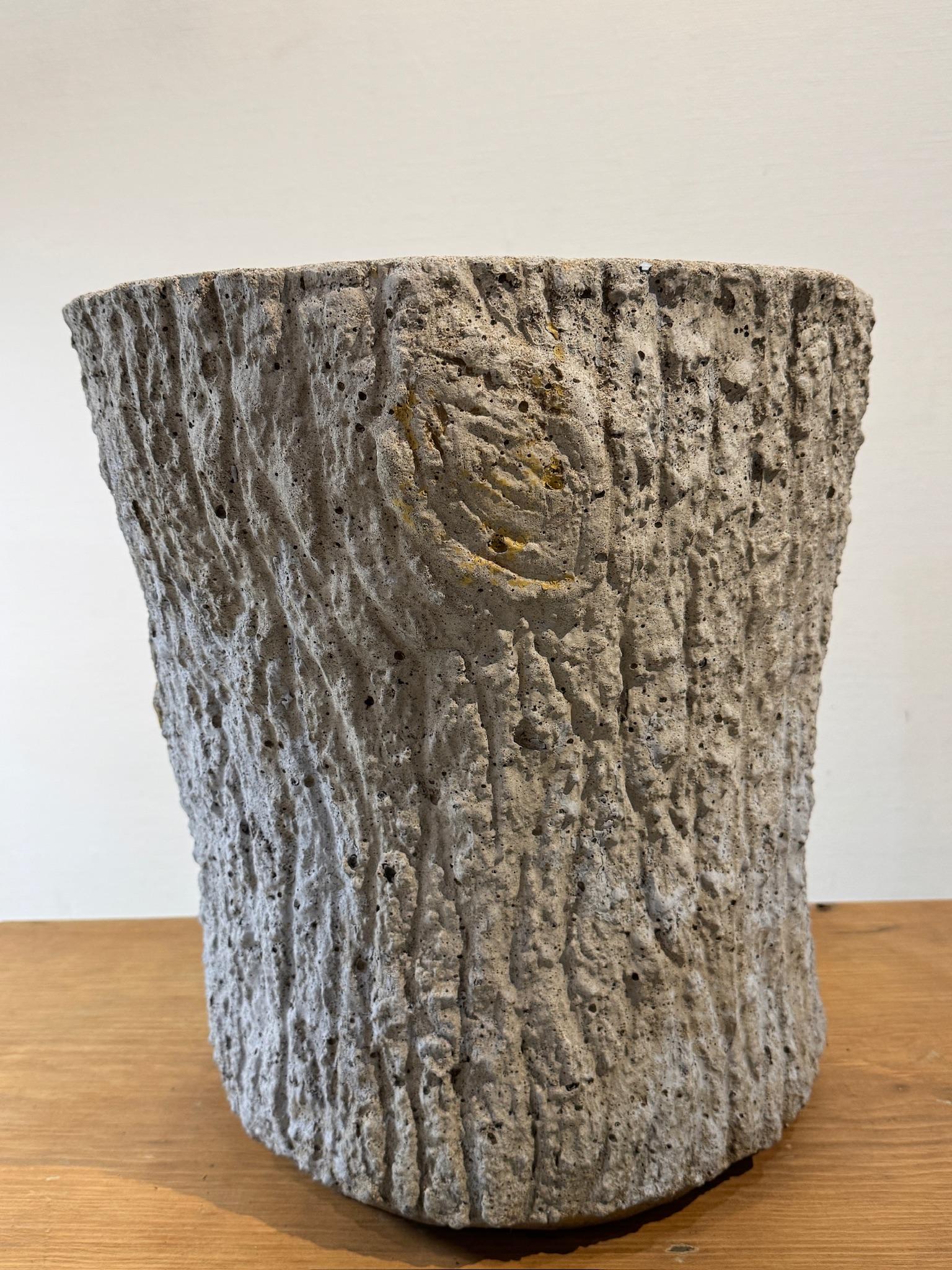 Stile provenzale Incantevole fioriera per albero in finto bois in vendita