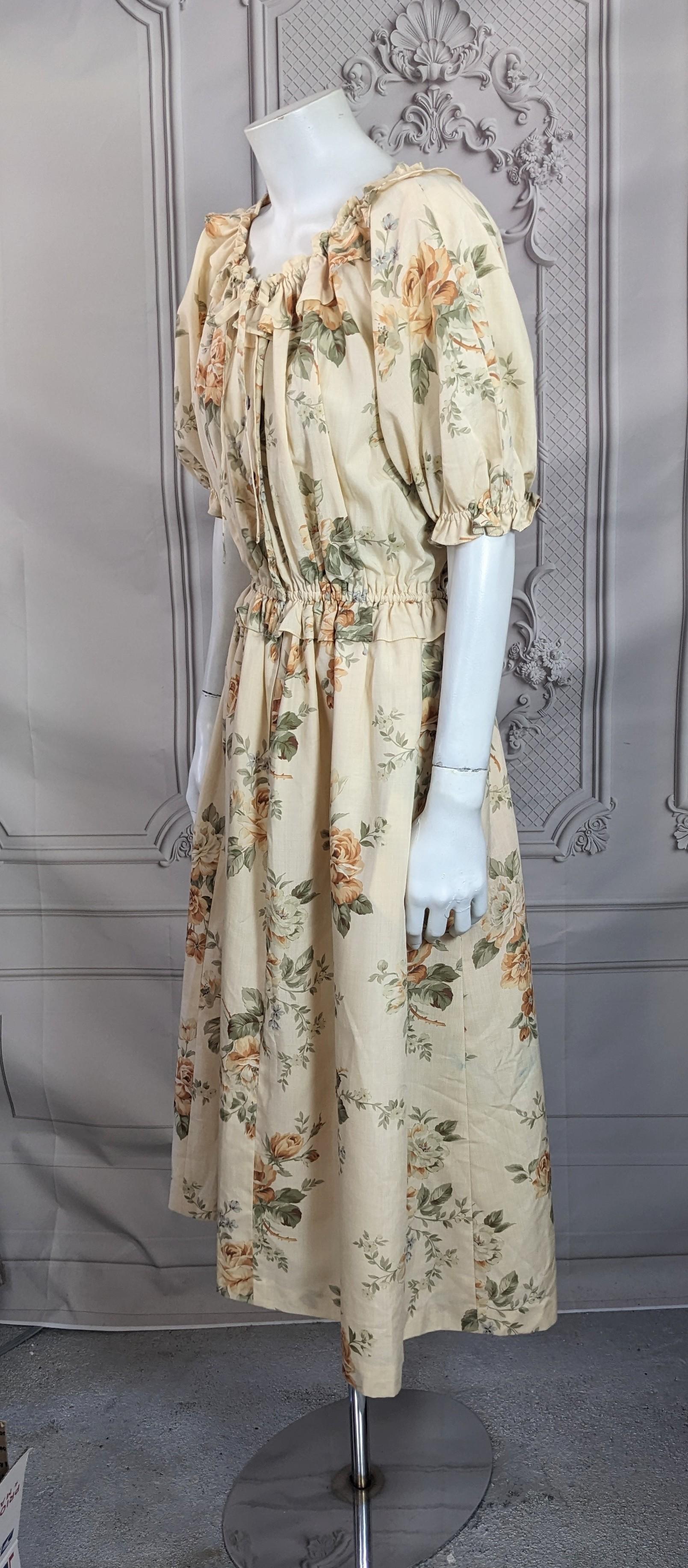 Femenino o masculino Encantador Vestido de Día con Estampado Floral en venta
