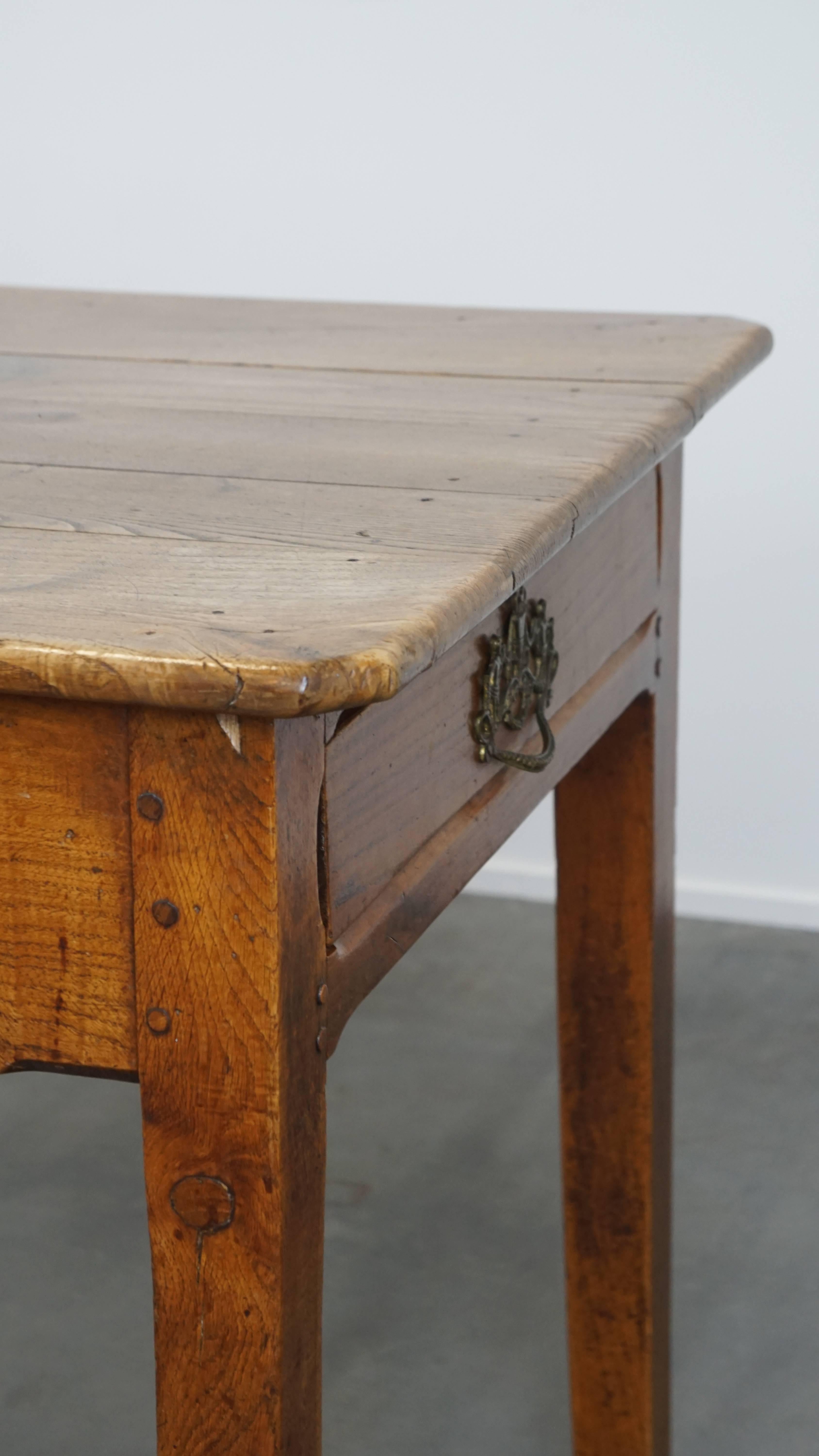 Charmante table de salle à manger / bureau à tiroir - Fin du 18ème siècle en vente 3