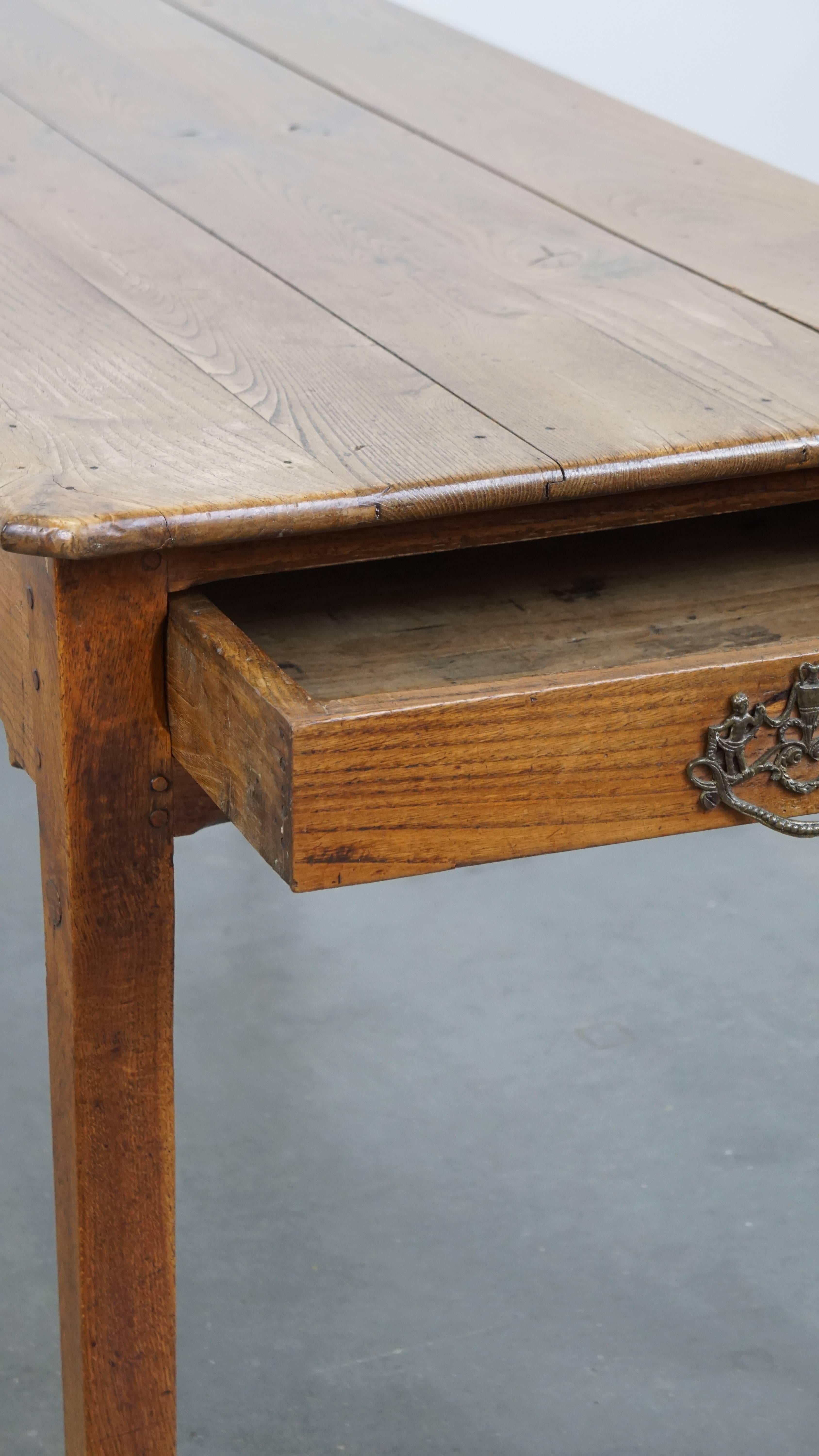 Charmante table de salle à manger / bureau à tiroir - Fin du 18ème siècle en vente 6