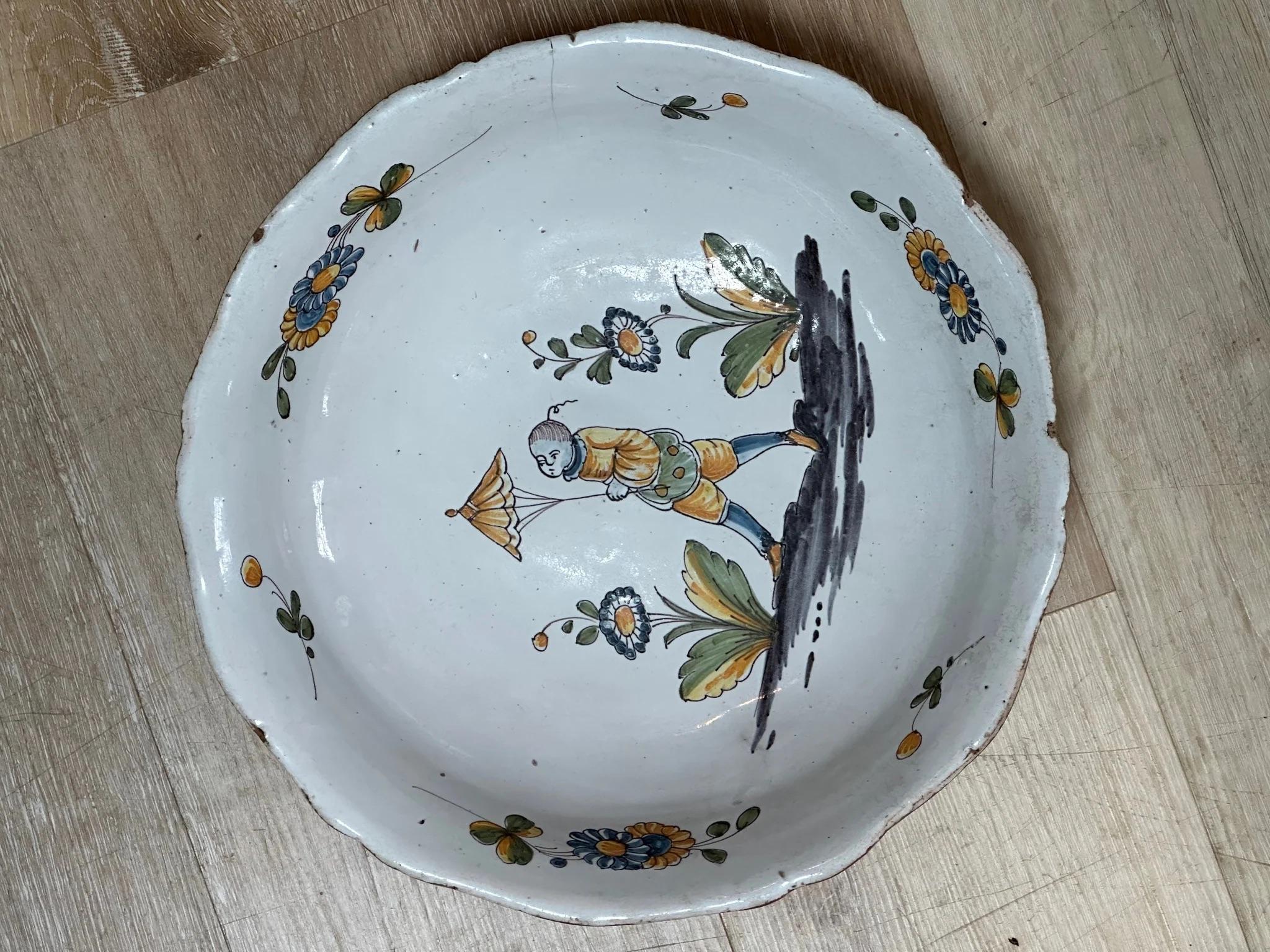 Charming French Faience Serving Bowl with Chinoiserie Figure In Good Condition For Sale In Charlottesville, VA