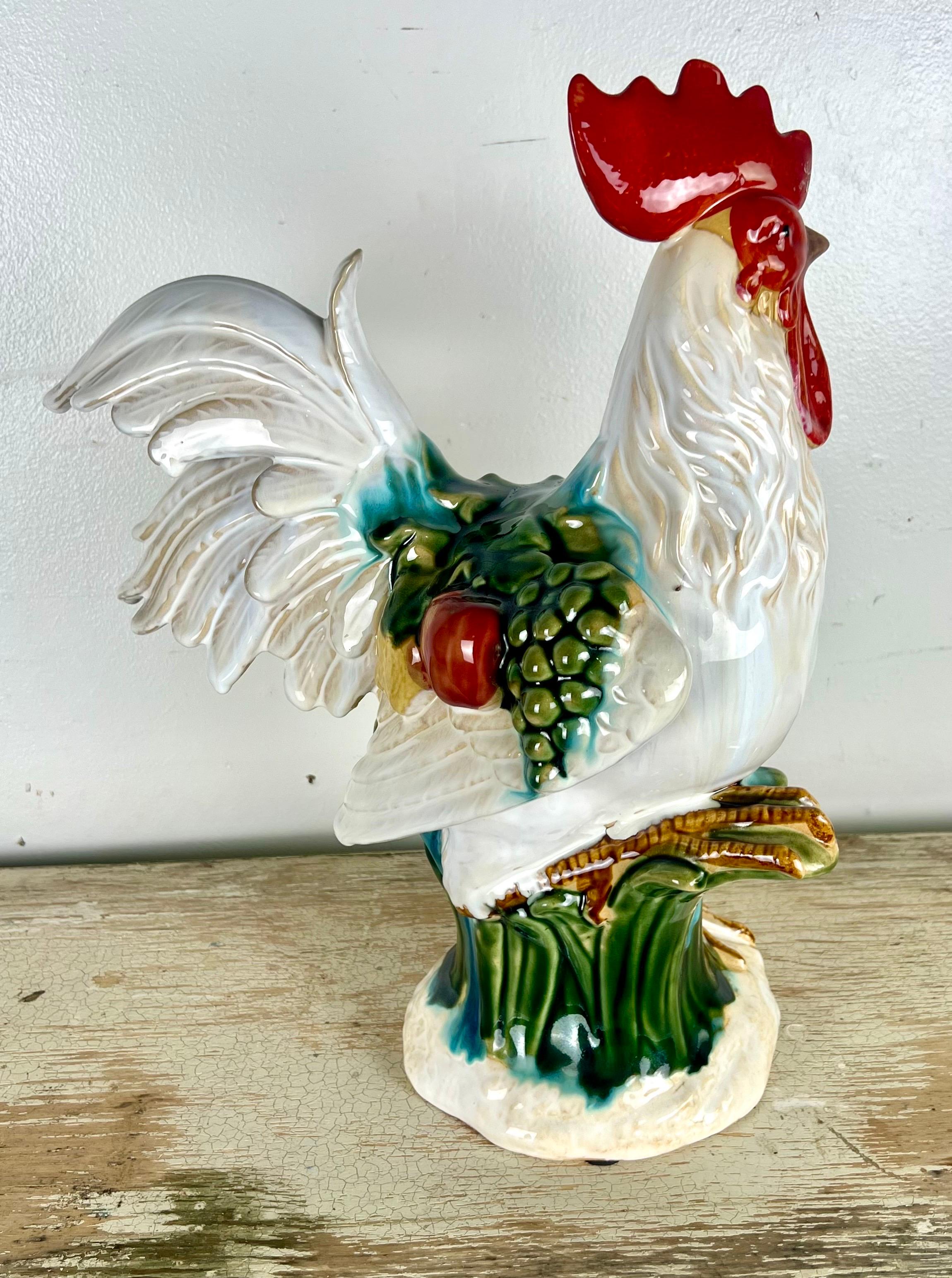 Céramique Charmant poulet français en céramique émaillée des années 1950 en vente