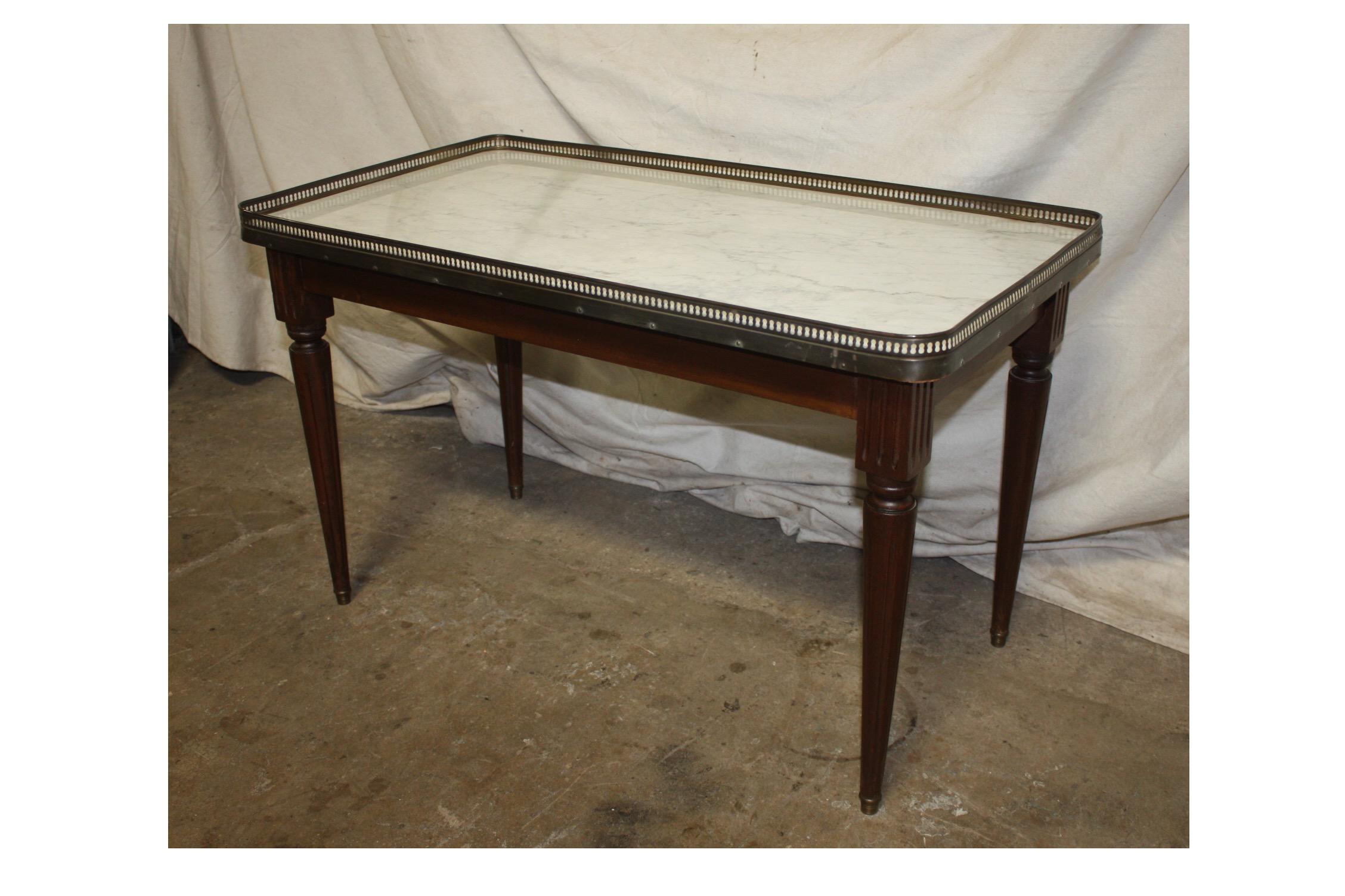 Charming French Louis XVI Style Table In Good Condition For Sale In Stockbridge, GA