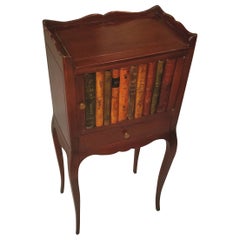 Charmante table de rangement à facettes de livres de style français