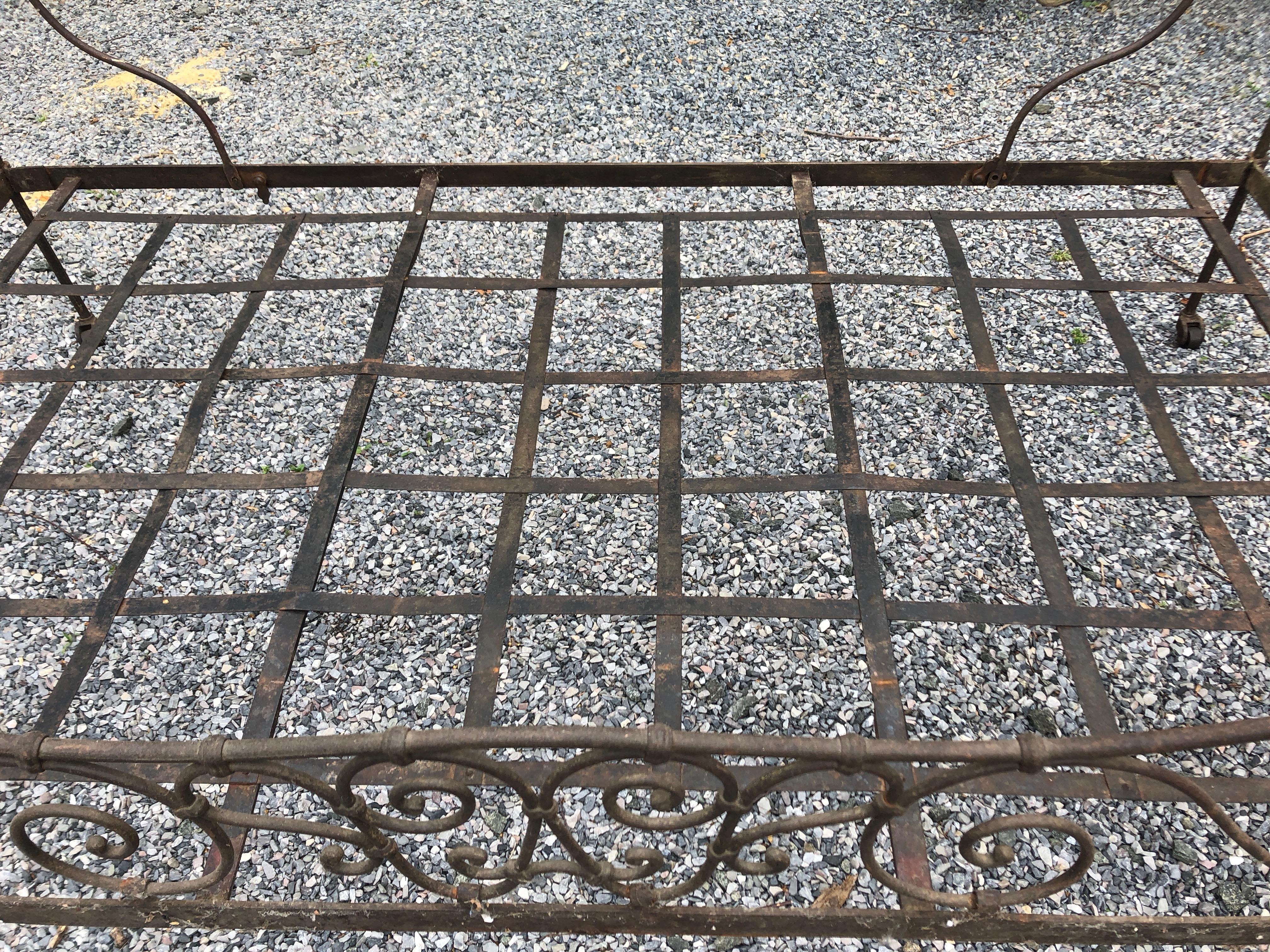 Mid-20th Century Charming French Wrought Iron Provencal Daybed