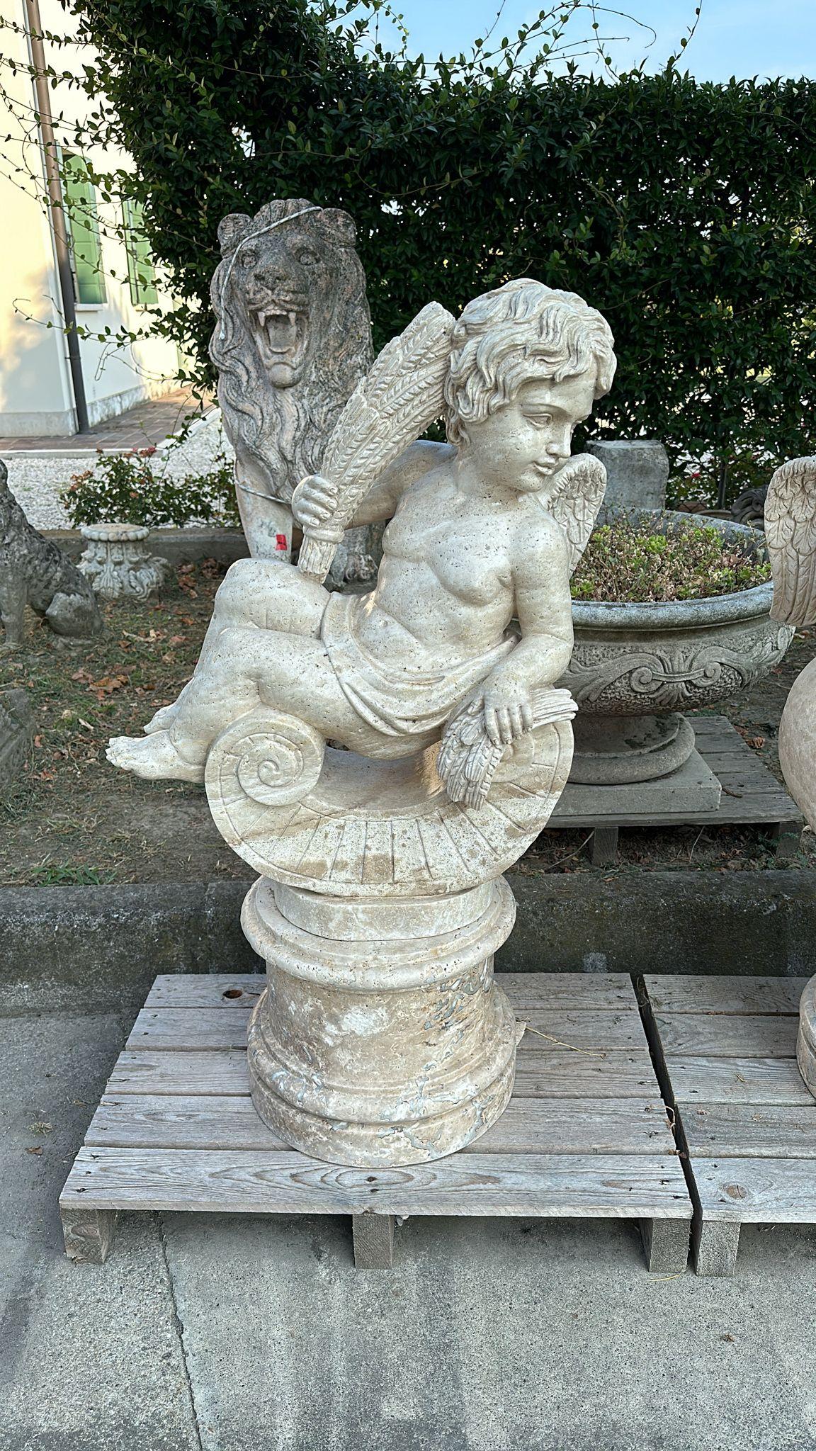 Charmantes sculptures de chérubins de jardin en marbre en vente 6