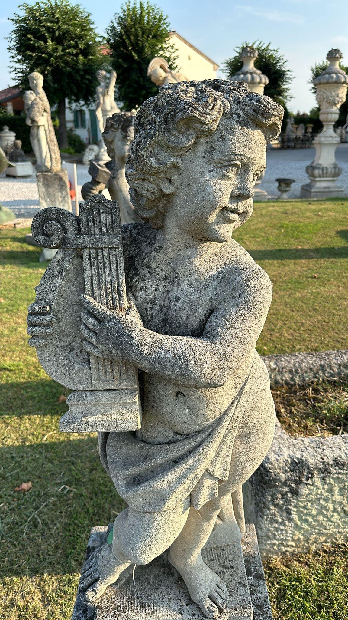 Charming Garden Stone Sculptures – Set of 4 Cherubs 12 In Good Condition In Madrid, ES