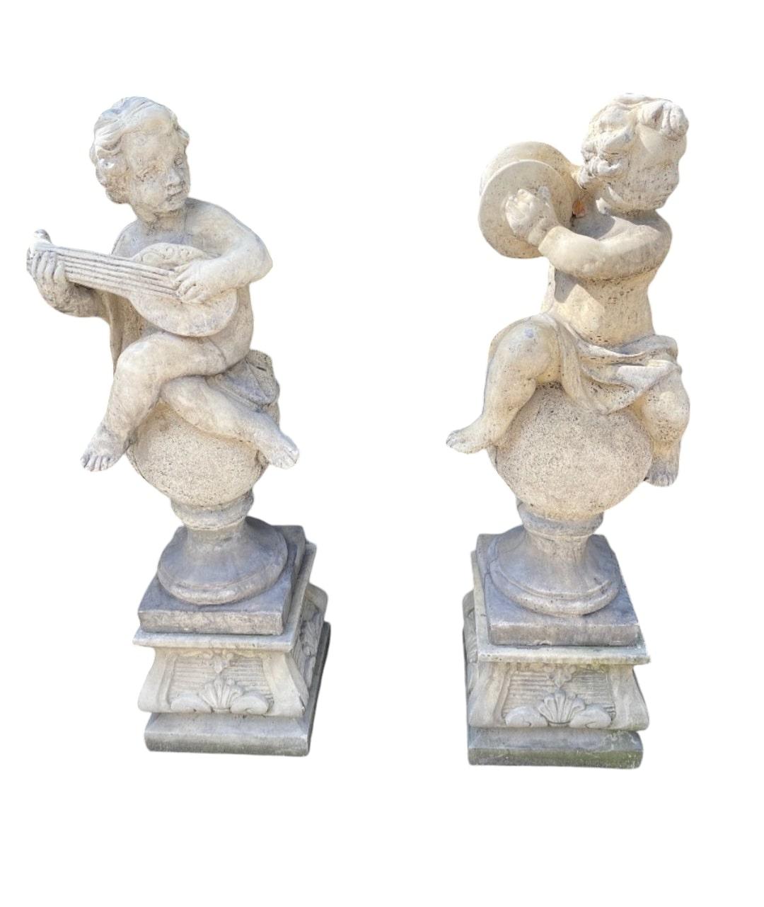 Charmantes sculptures en pierre pour le jardin - Lot de 4 chérubins en vente 1