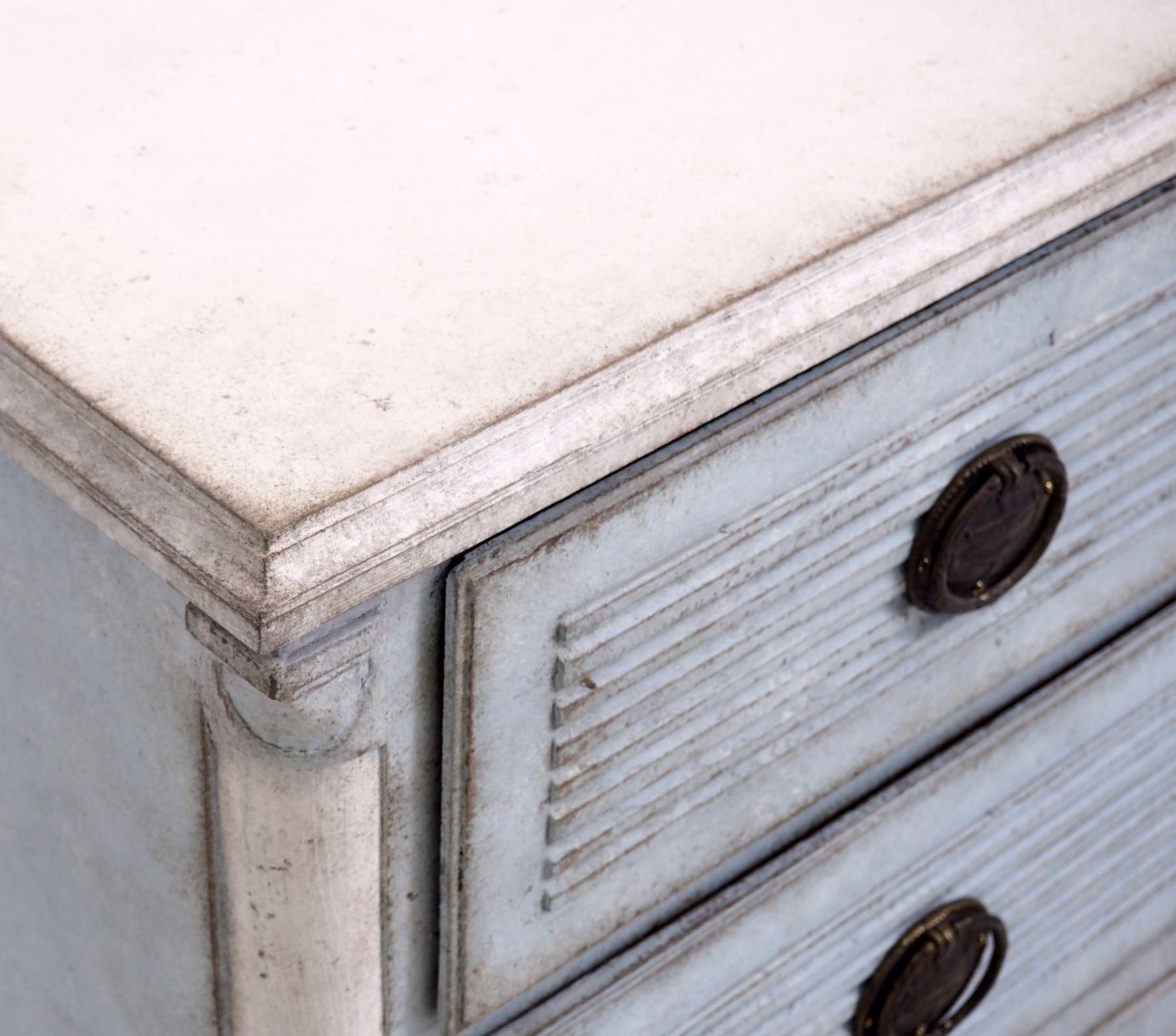 Charming Gustavian Chest, Richly Carved, 18th Century 1