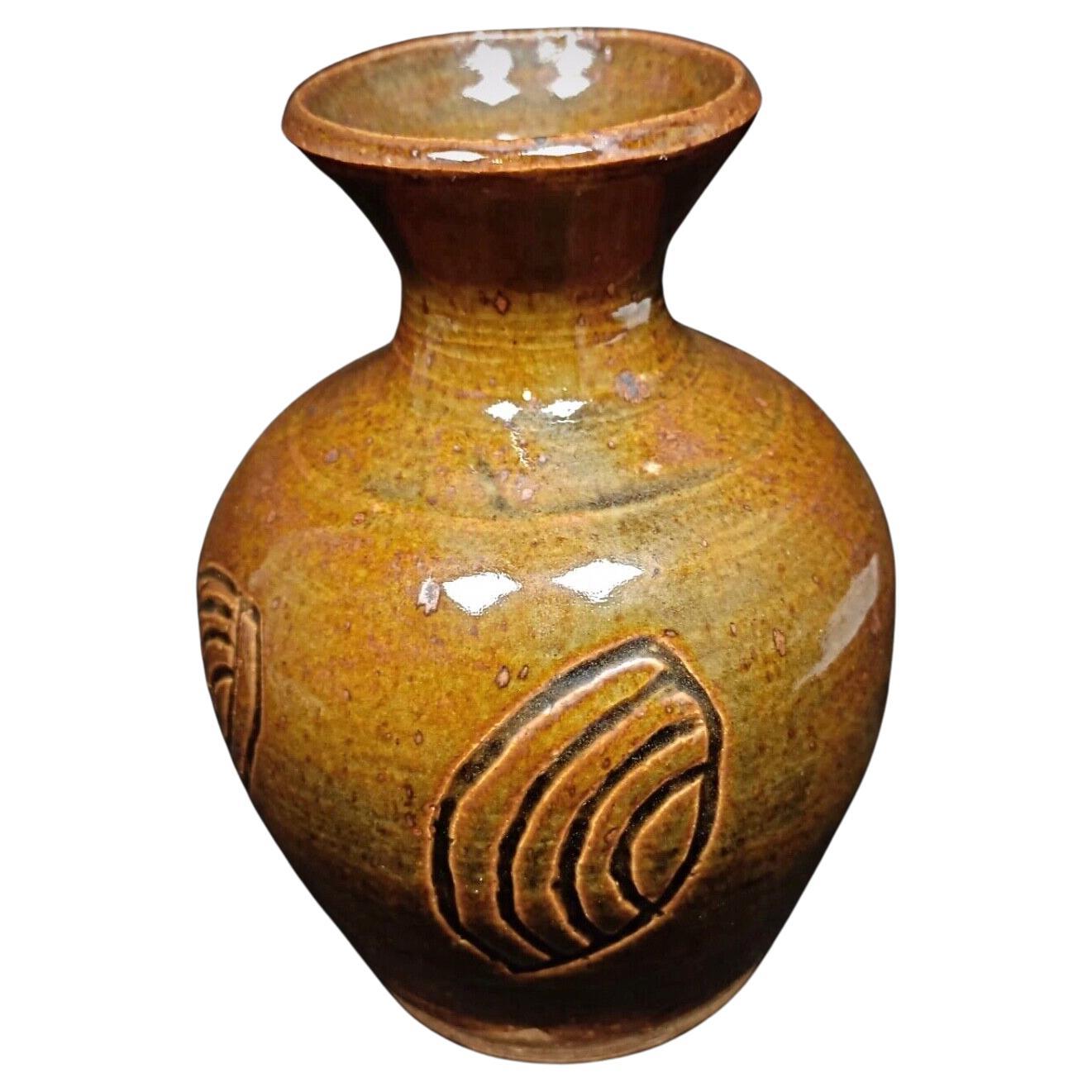 Charmant vase en argile émaillée fabriqué à la main, signé P.M.E - 2Y184