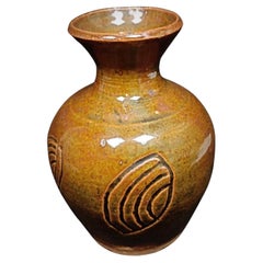 Charmant vase en argile émaillée fabriqué à la main, signé P.M.E - 2Y184