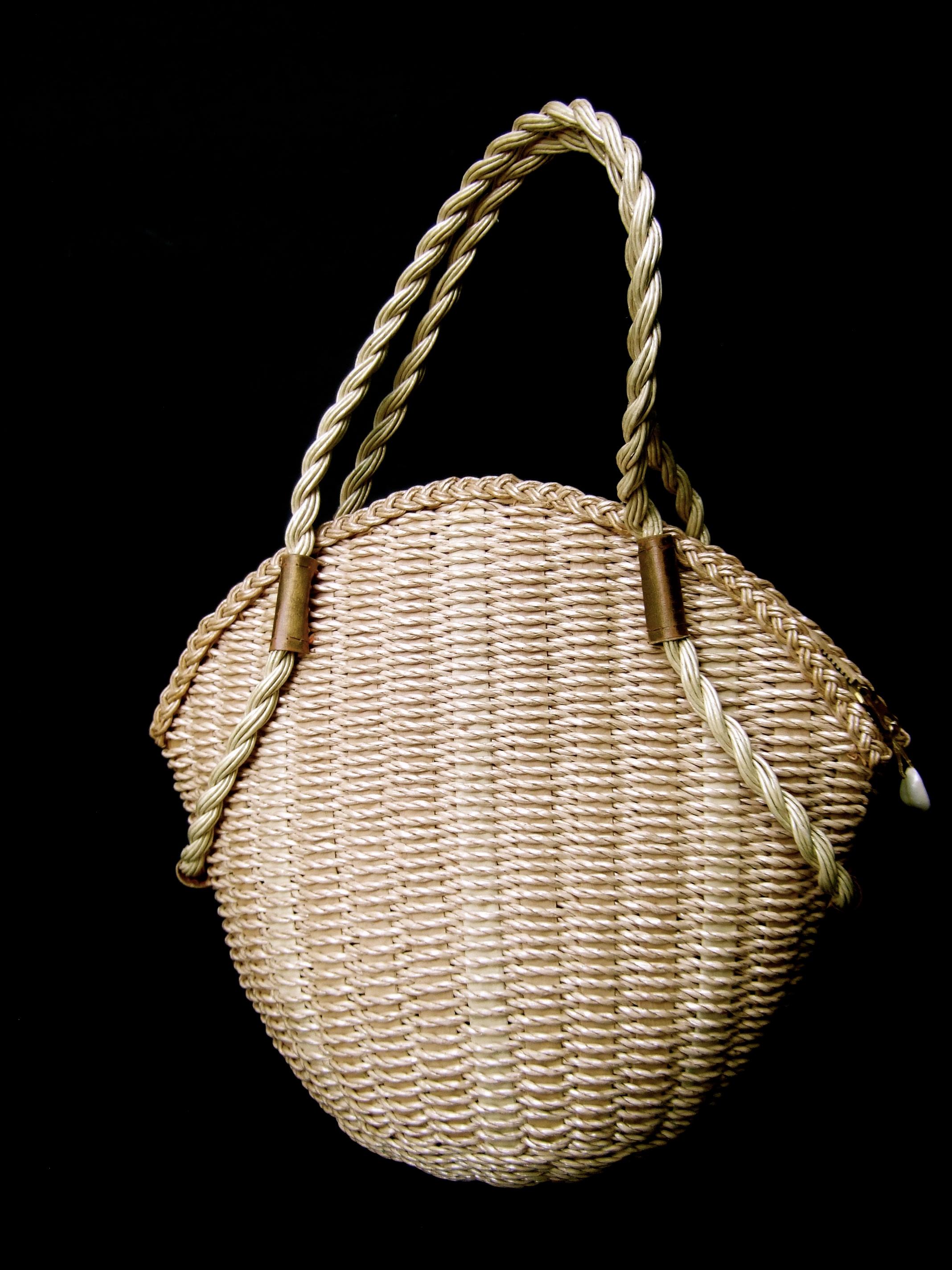 Charming Handmade Artisan Sea Life Woven Wicker Rope Summer Handbag c 1970 For Sale 3