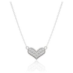 Colgante Corazón con Encanto: Diamantes de 0,07 quilates en oro blanco de 14k