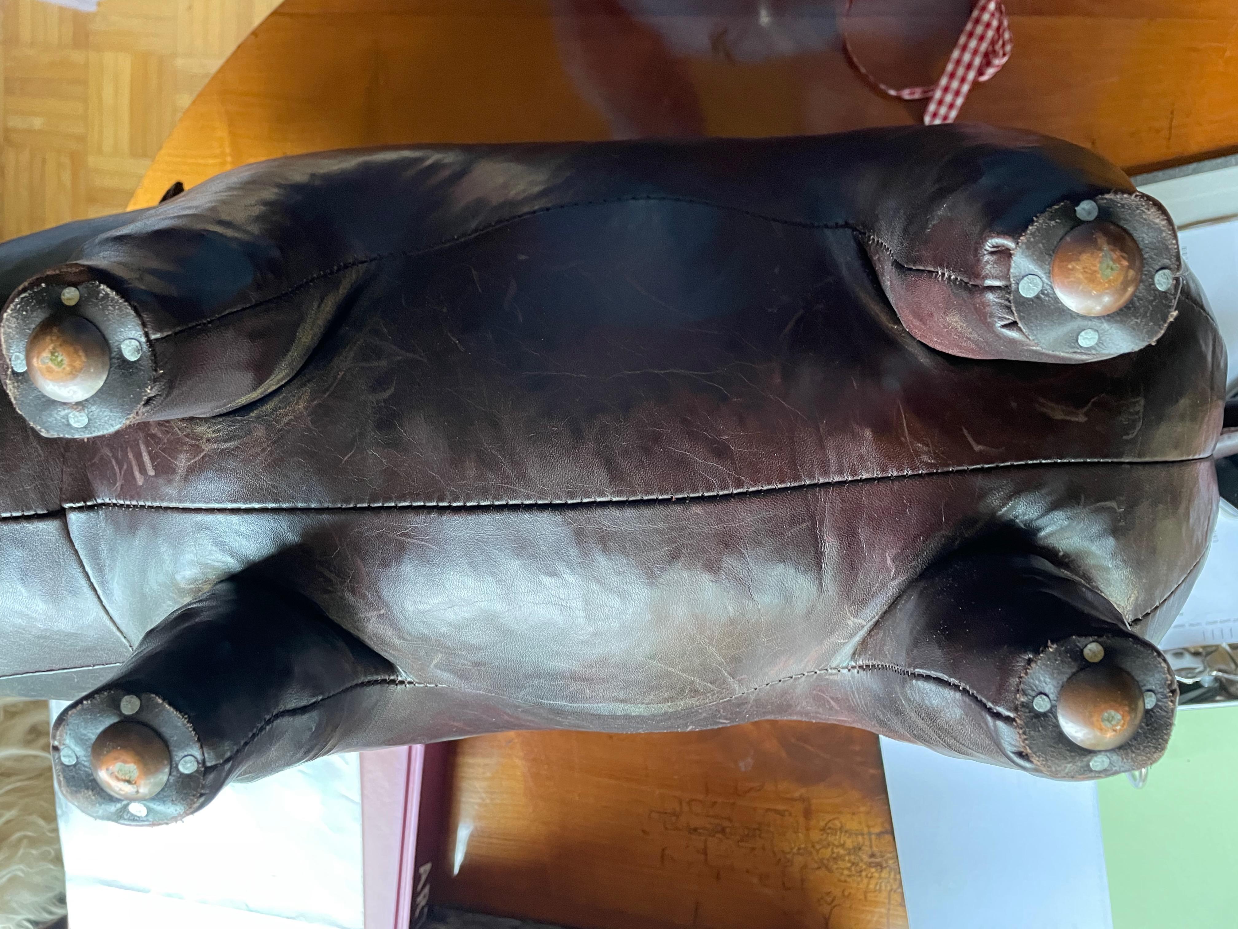 Charming hippopotamus by Dimitri Omersa. Leather footstool. In Good Condition For Sale In Köln, NW