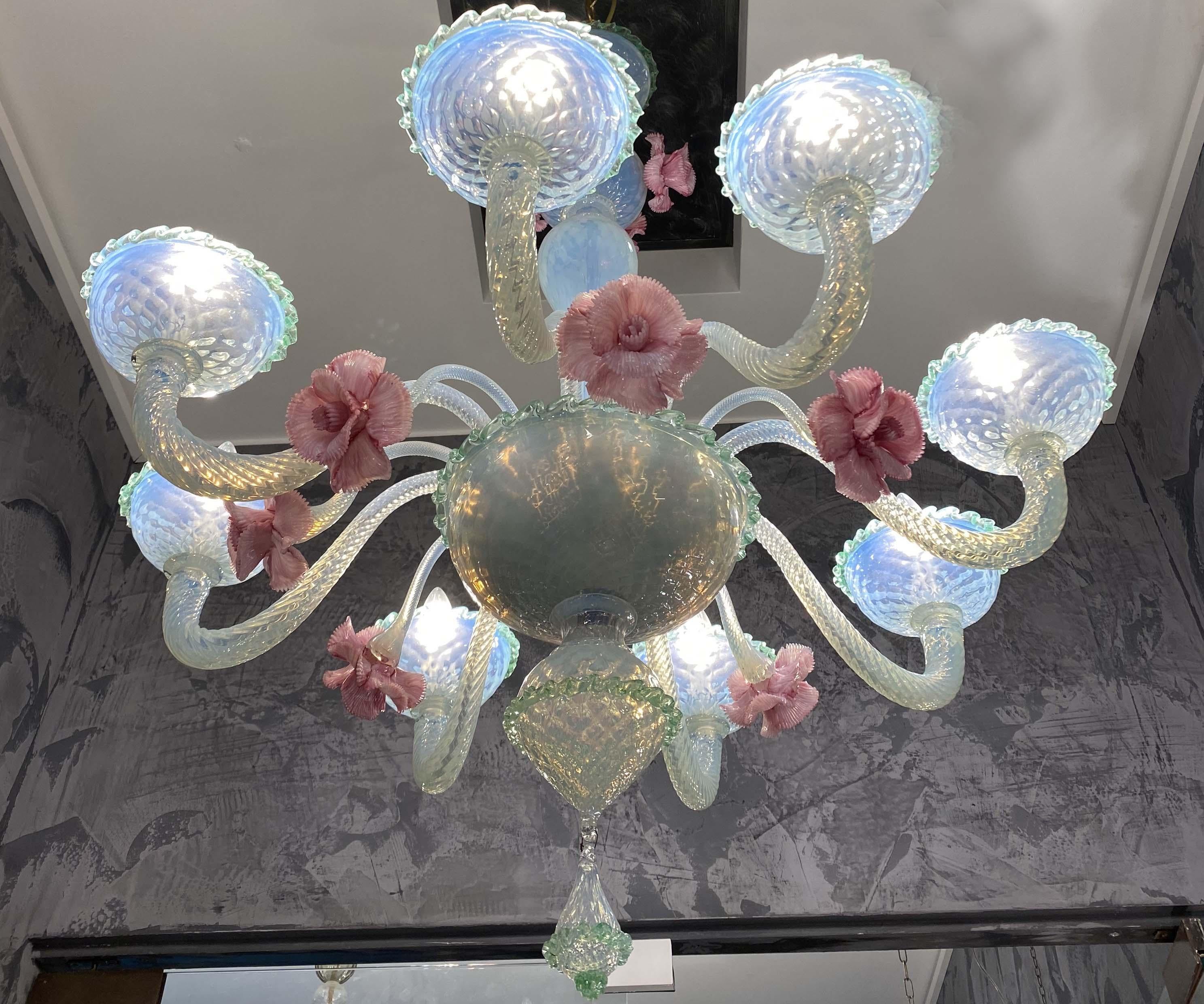 Mid-20th Century Charming Iridescent Murano Glass Chandelier, Venice, 1960 For Sale