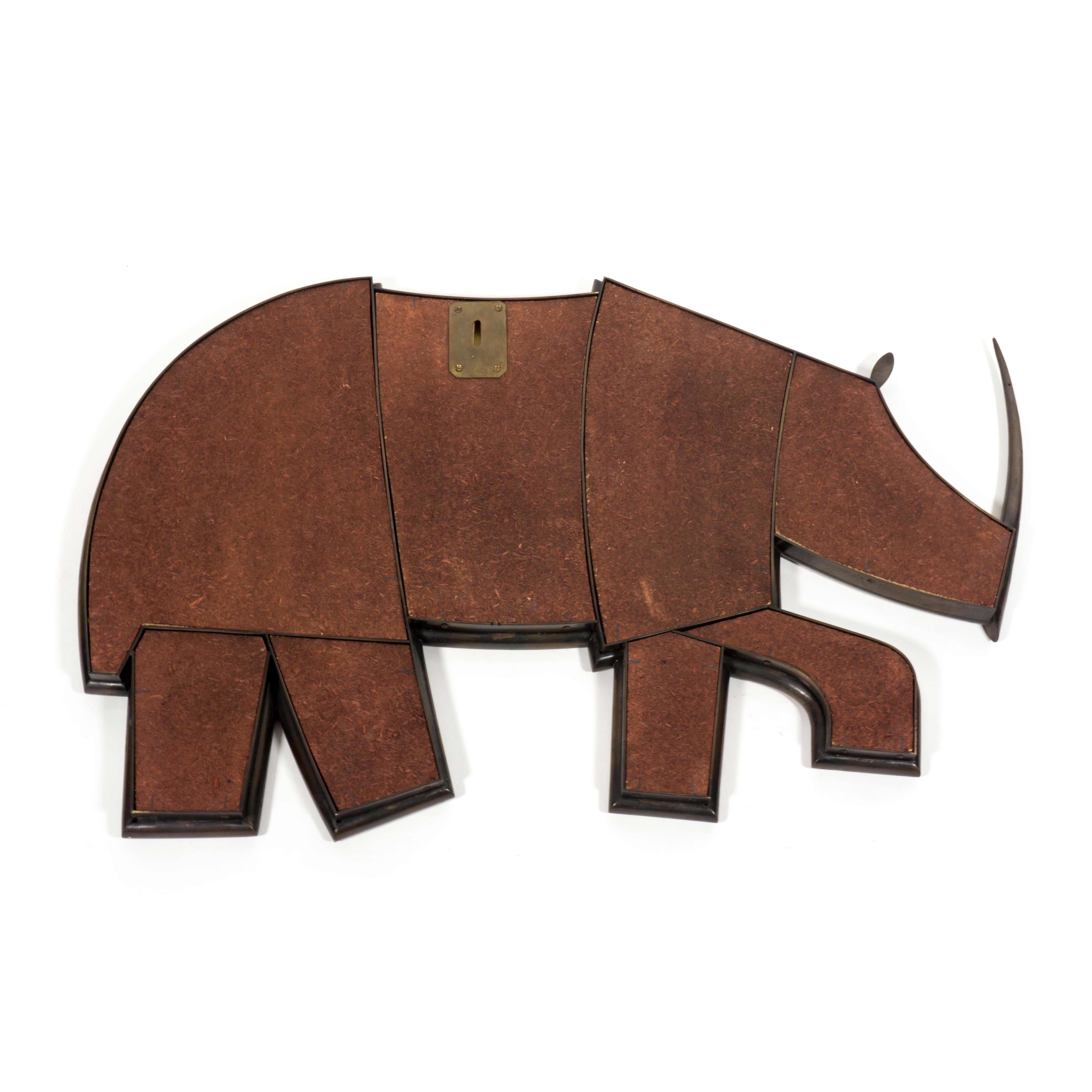 Charmante italienischen 1950er Jahre Mid Century Bronze Messing Rhino geformt Spiegel im Angebot 2